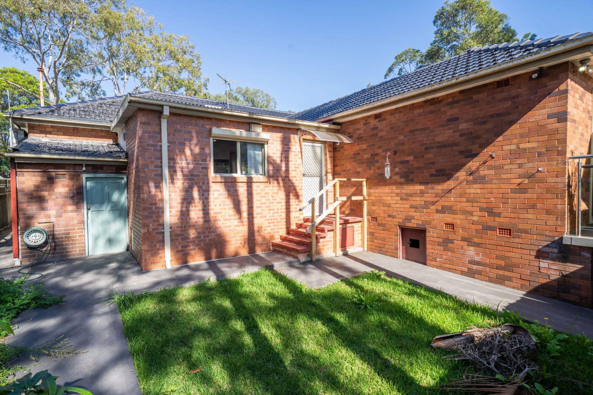 Lovely Strathfield Home - 4 Bedroom, 2 Bathroom — Home image 8