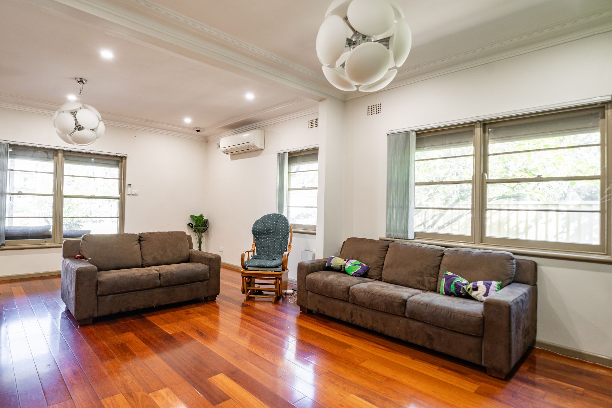Lovely Strathfield Home - 4 Bedroom, 2 Bathroom — Home image 13