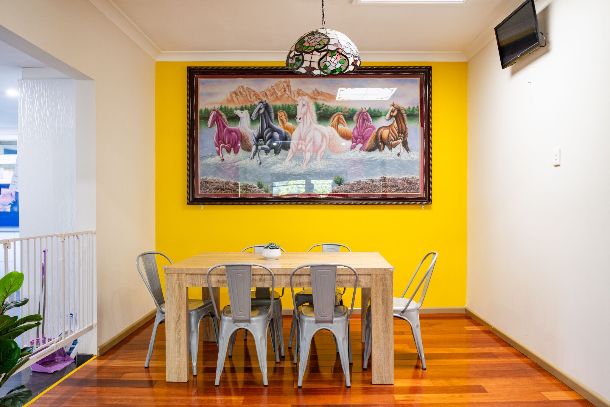 Lovely Strathfield Home - 4 Bedroom, 2 Bathroom — Home image 17
