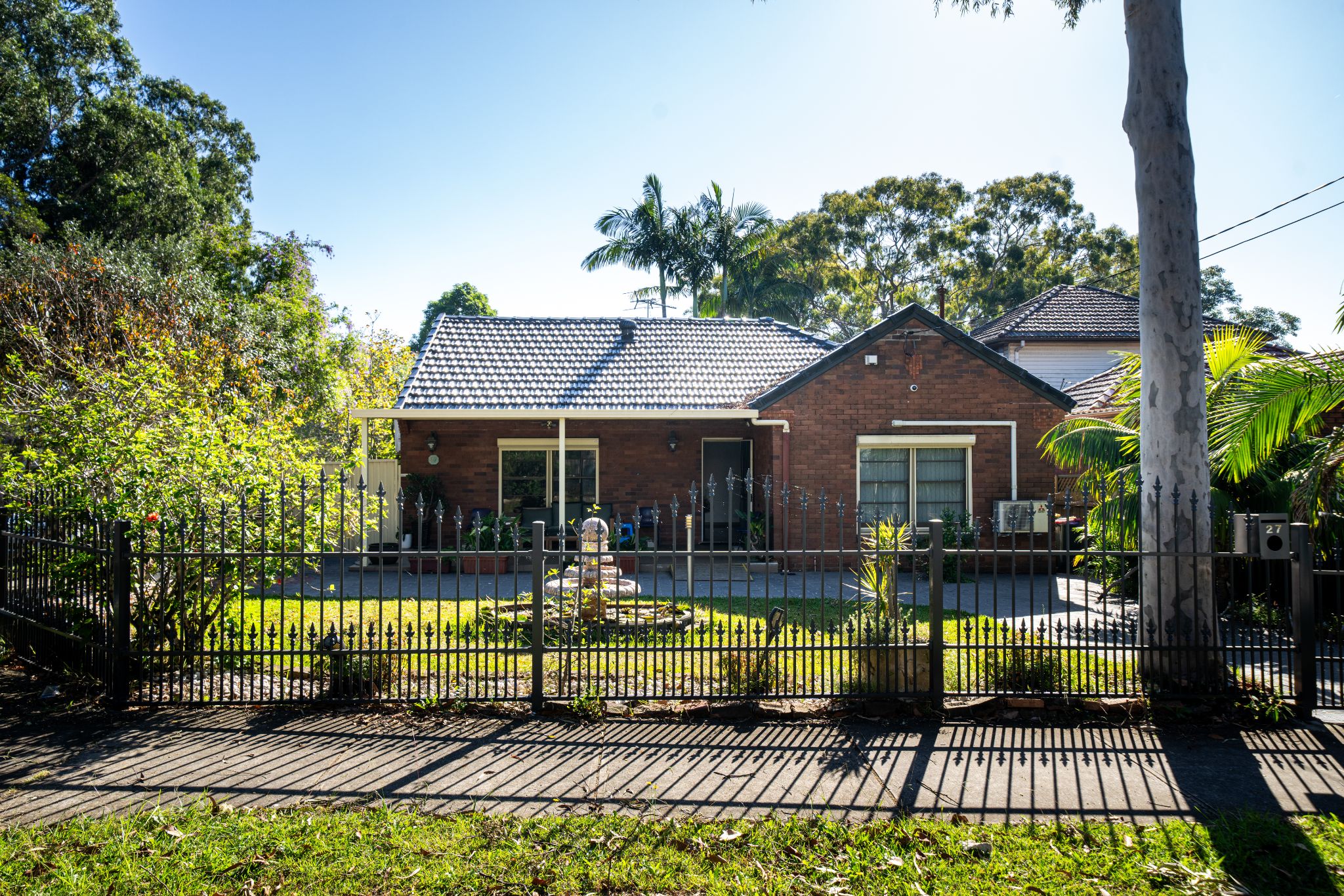 Lovely Strathfield Home - 4 Bedroom, 2 Bathroom — Home image 22