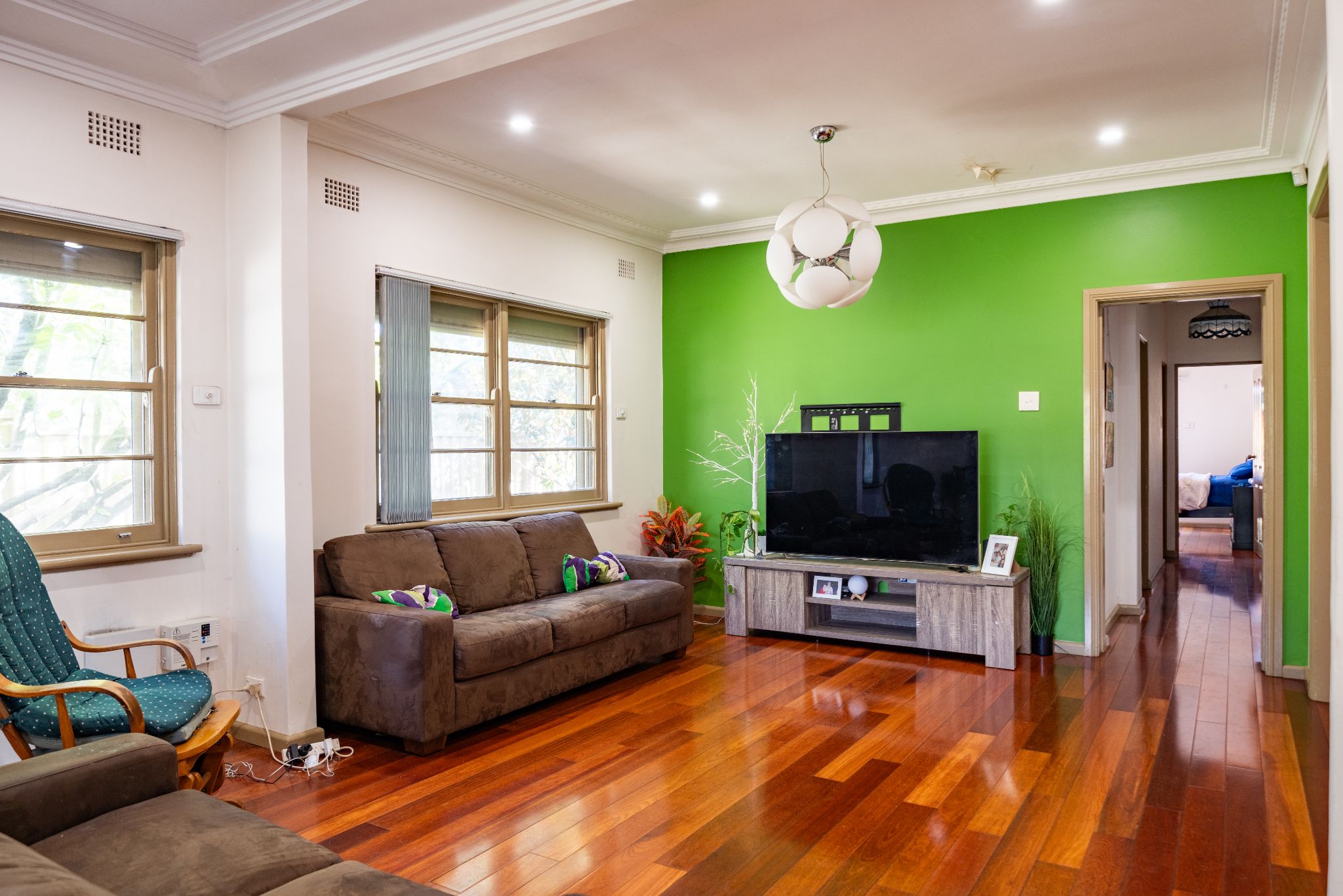 Lovely Strathfield Home - 4 Bedroom, 2 Bathroom — Home image 23