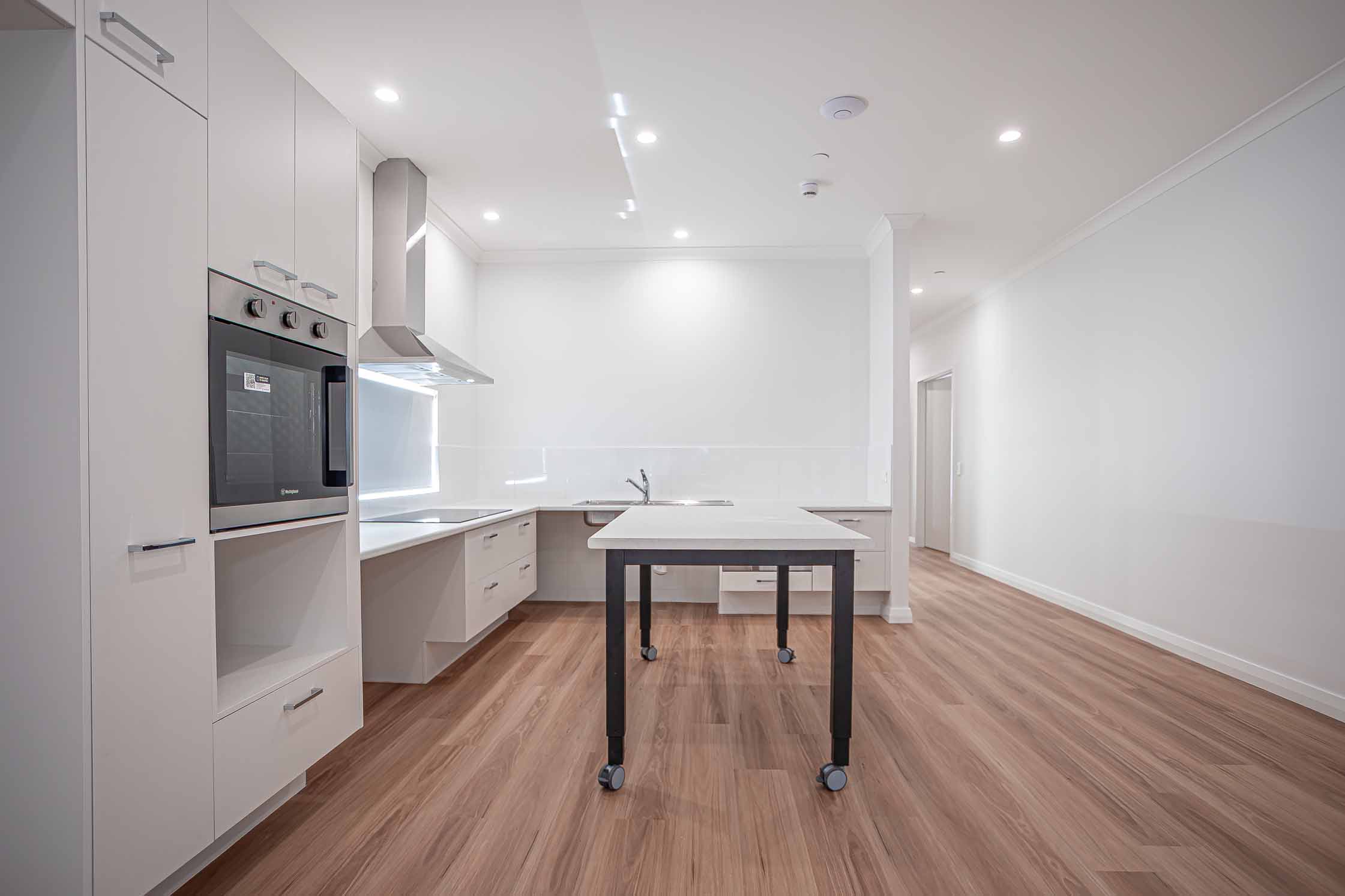 3 BR Beachside High Physical Support Home with OOA Room – Jindalee — Home image 17