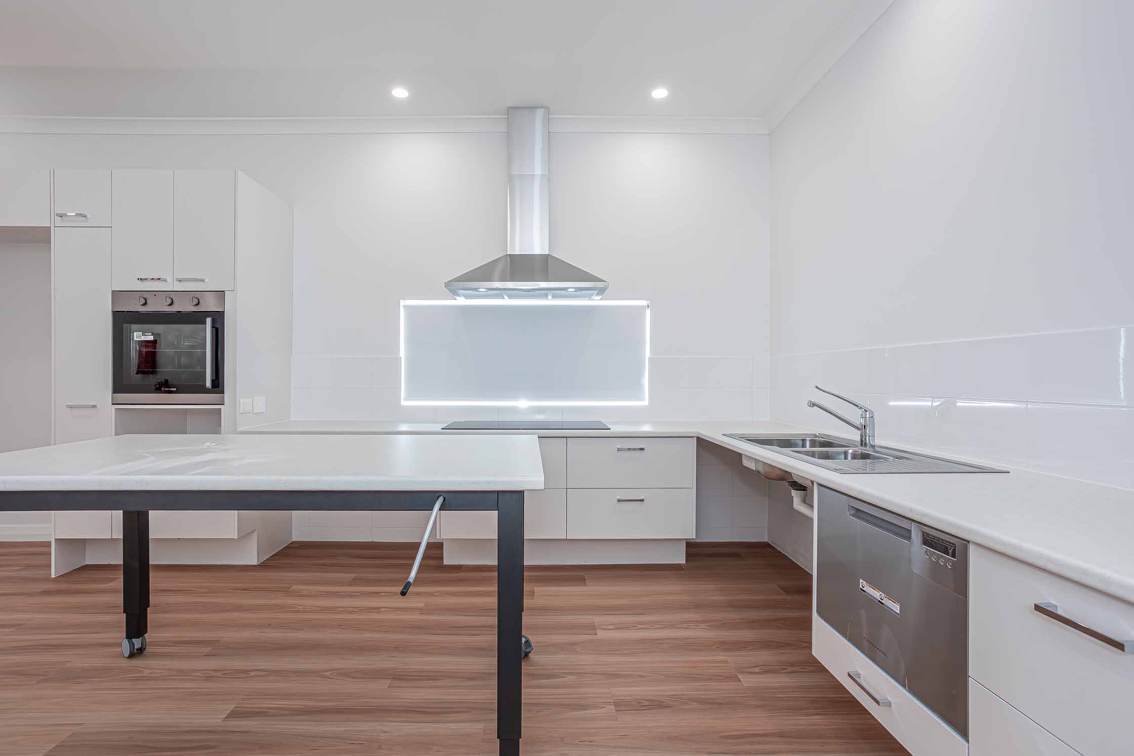 3 BR Beachside High Physical Support Home with OOA Room – Jindalee — Home image 18