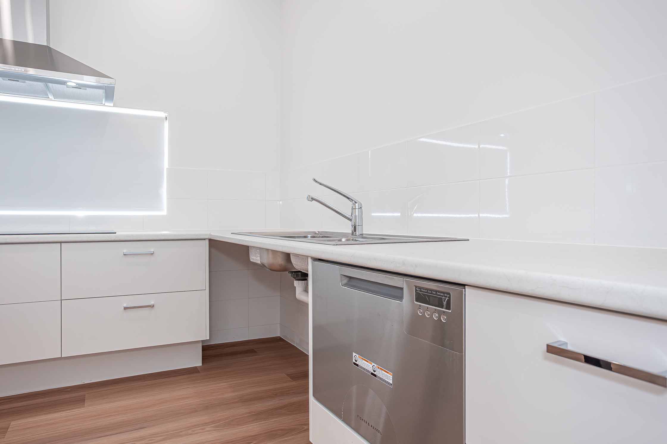 3 BR Beachside High Physical Support Home with OOA Room – Jindalee — Home image 19