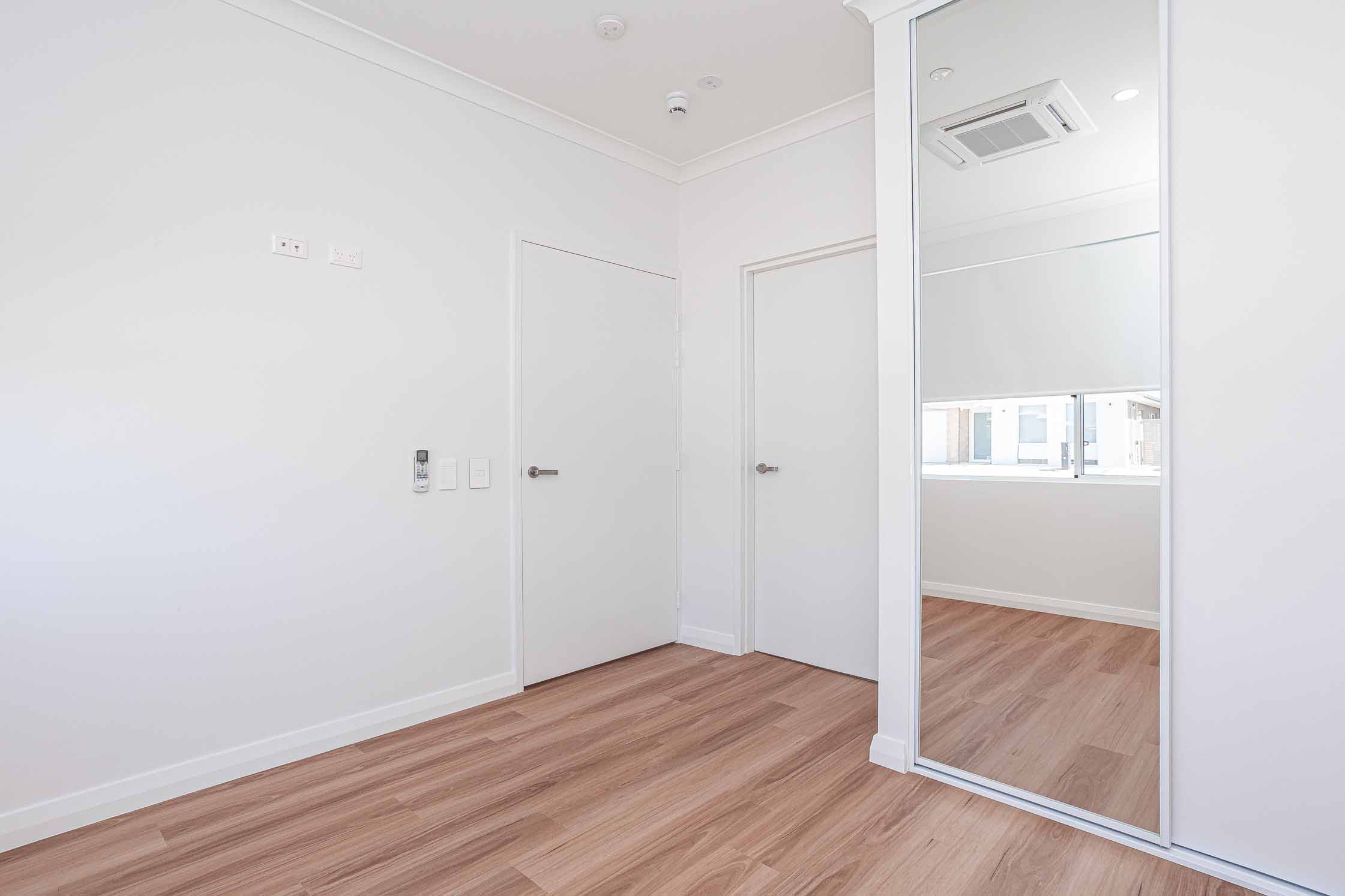 3 BR Beachside High Physical Support Home with OOA Room – Jindalee — Home image 28