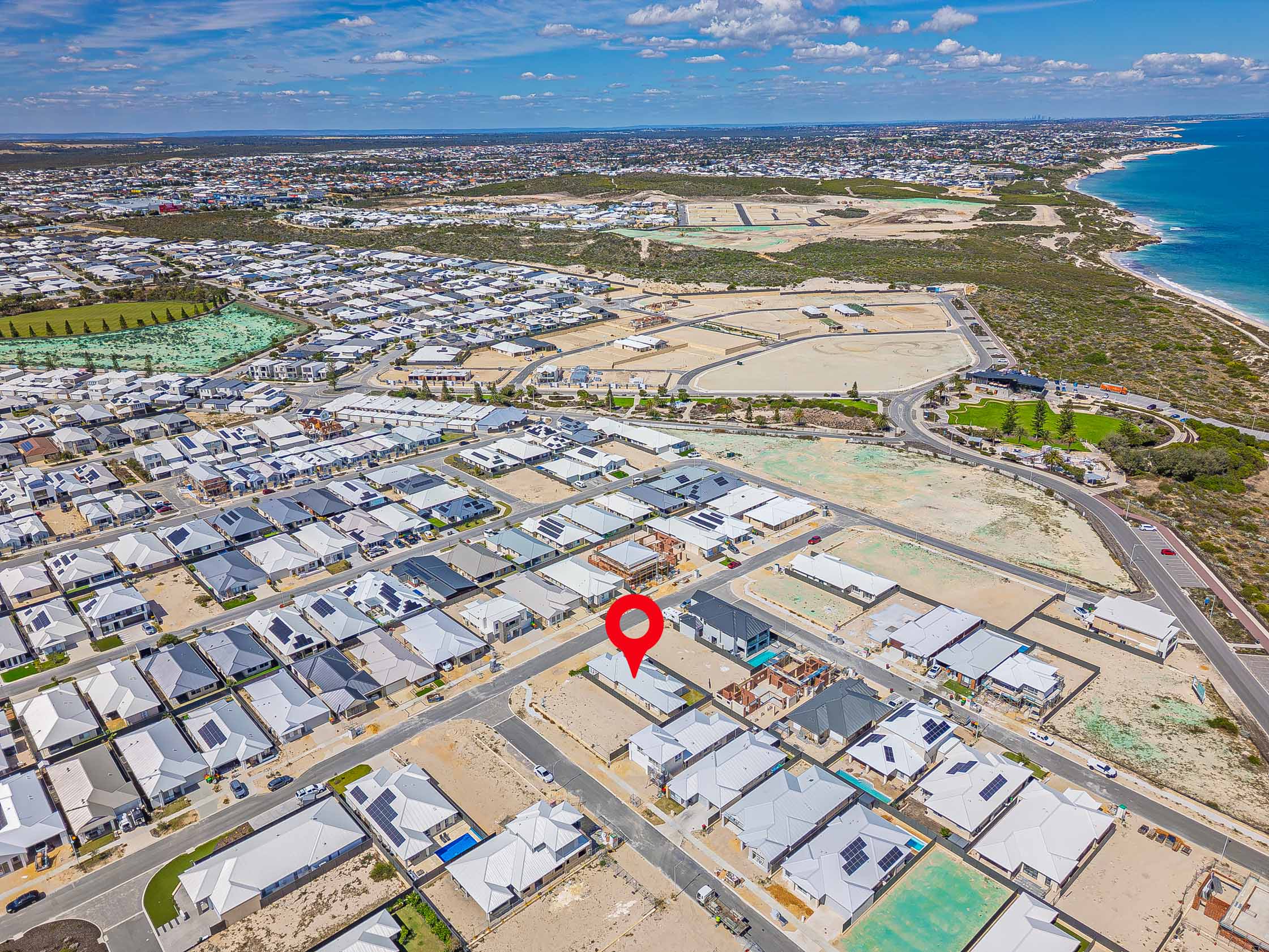 3 BR Beachside High Physical Support Home with OOA Room – Jindalee — Home image 29