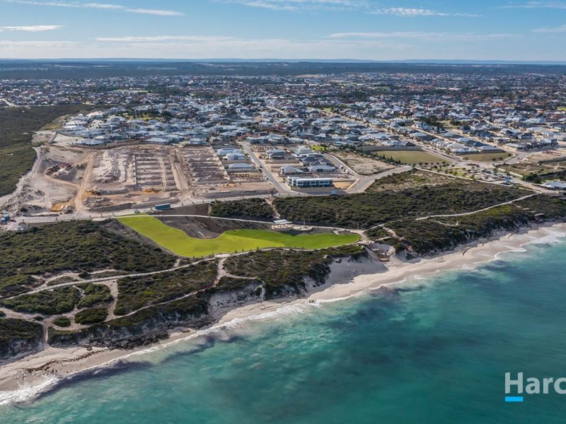 3 BR Beachside High Physical Support Home with OOA Room – Jindalee — Home image 3