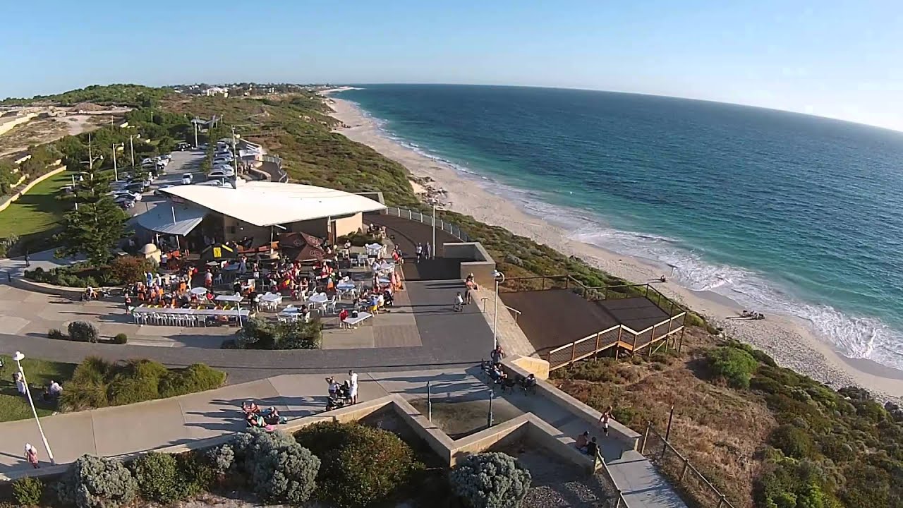3 BR Beachside High Physical Support Home with OOA Room – Jindalee — Home image 4