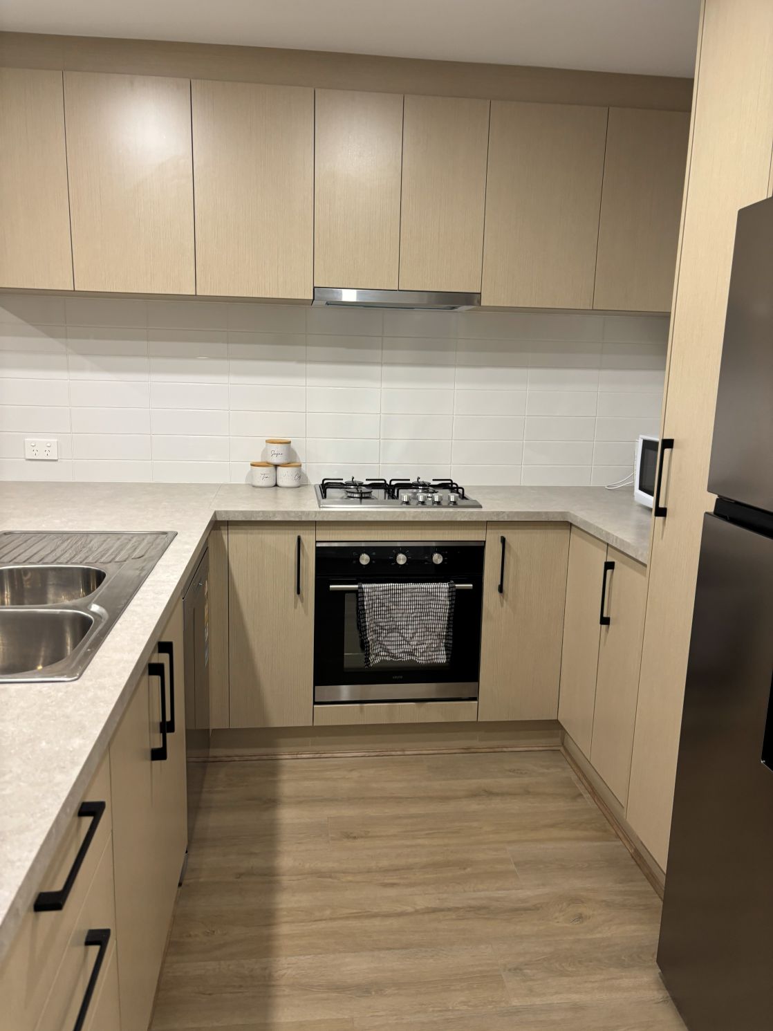 Sunflower Home: Light and Easy — Home image 11