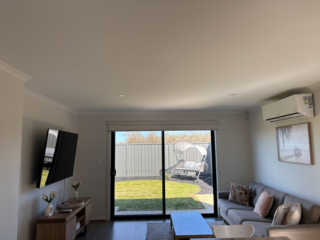 Sunflower Home: Light and Easy — Home image 3