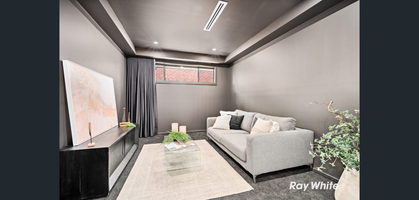 Spacious Home & Granny Flat Ready in Blacktown — Home image 2