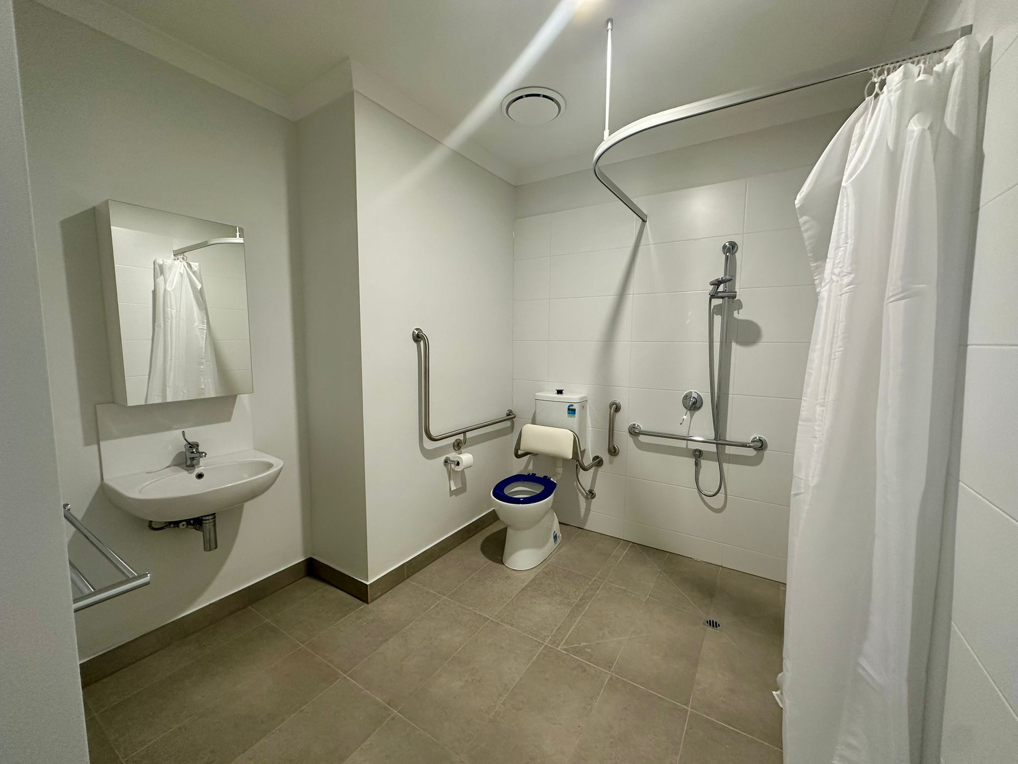 Brand New 3 bedroom SDA -HPS prime location at Airport West — Home image 2