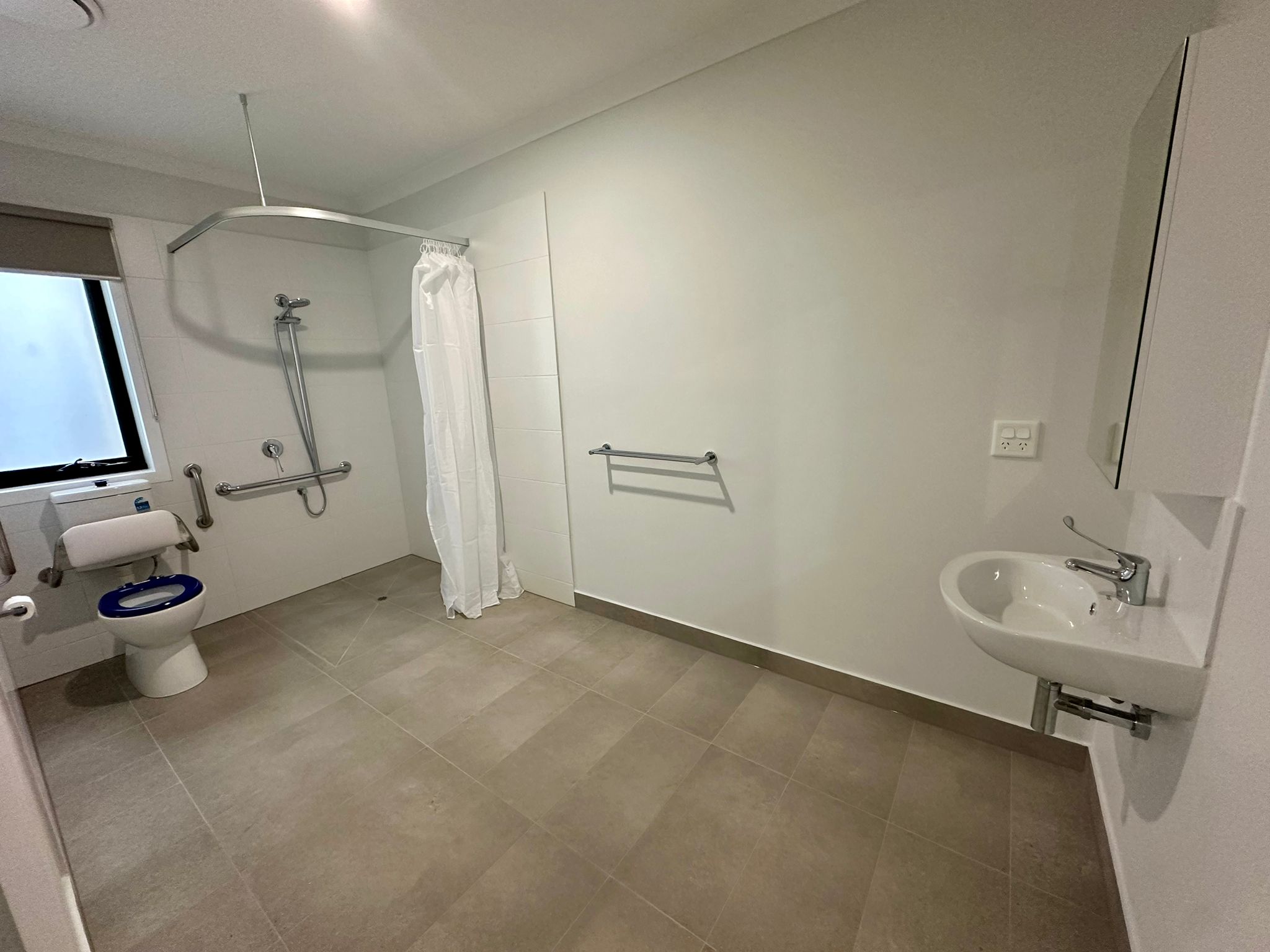 Brand New 3 bedroom SDA -HPS prime location at Airport West — Home image 4
