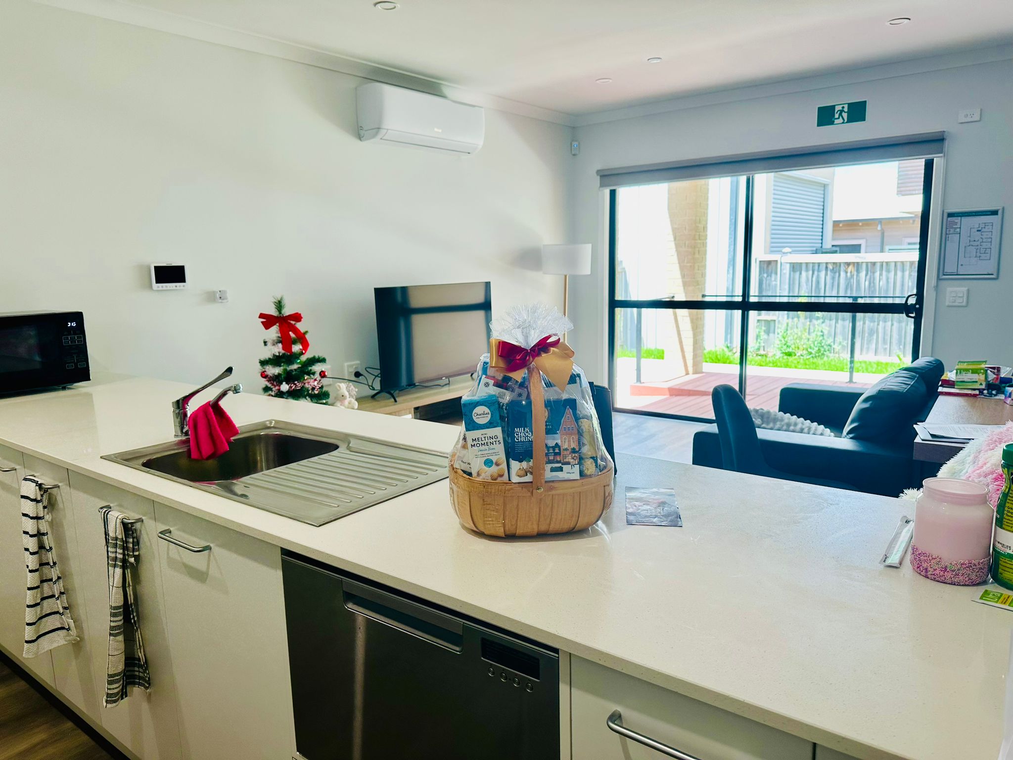 Brand New 3 bedroom SDA -HPS prime location at Airport West — Home image 6