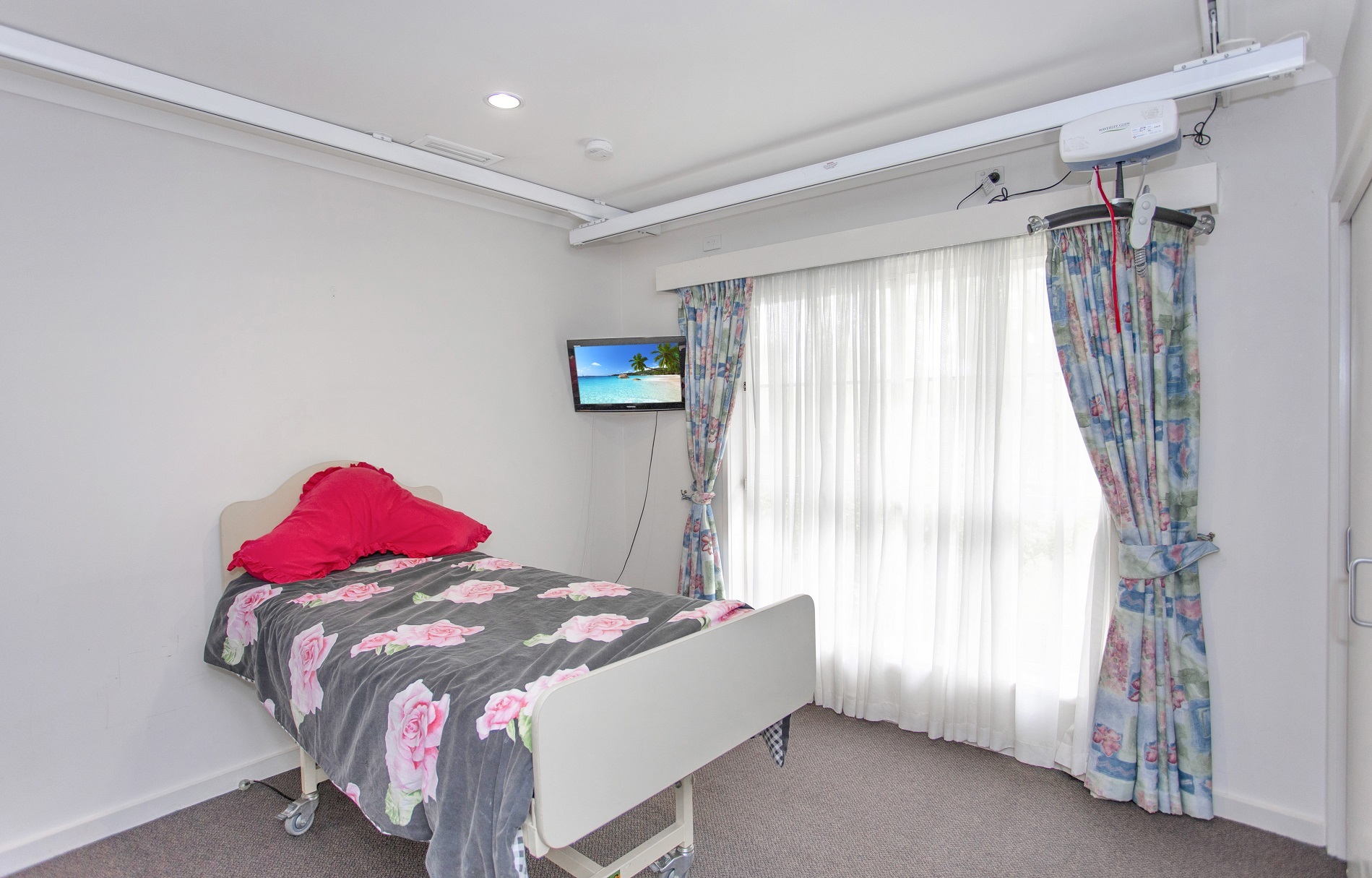 Open plan home close to all the amenities — Home image 6