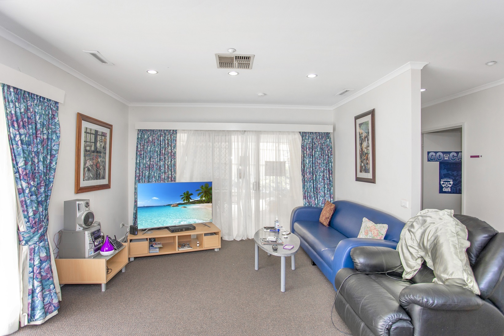 Open plan home close to all the amenities — Home image 8