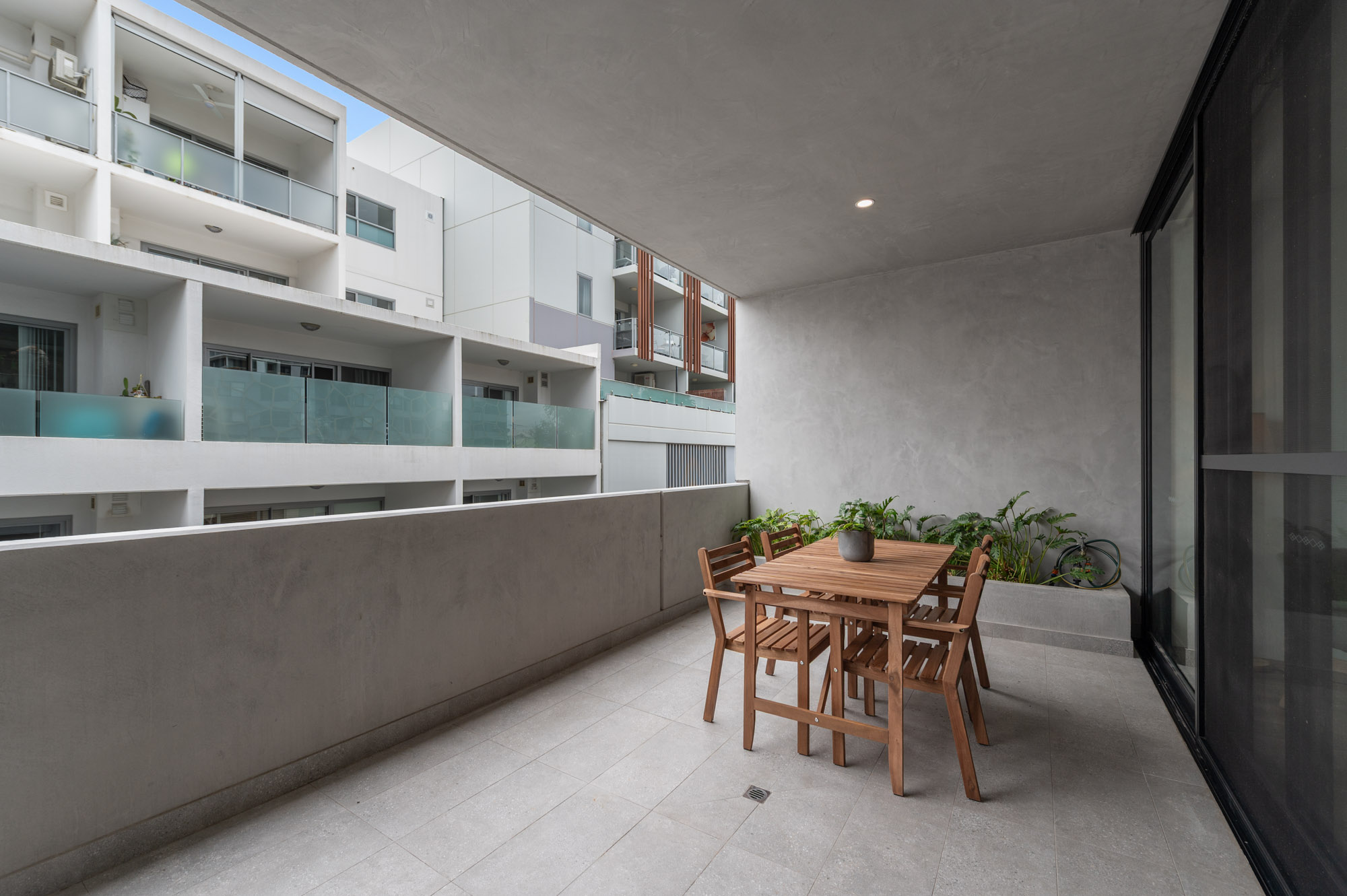  — Home image 16