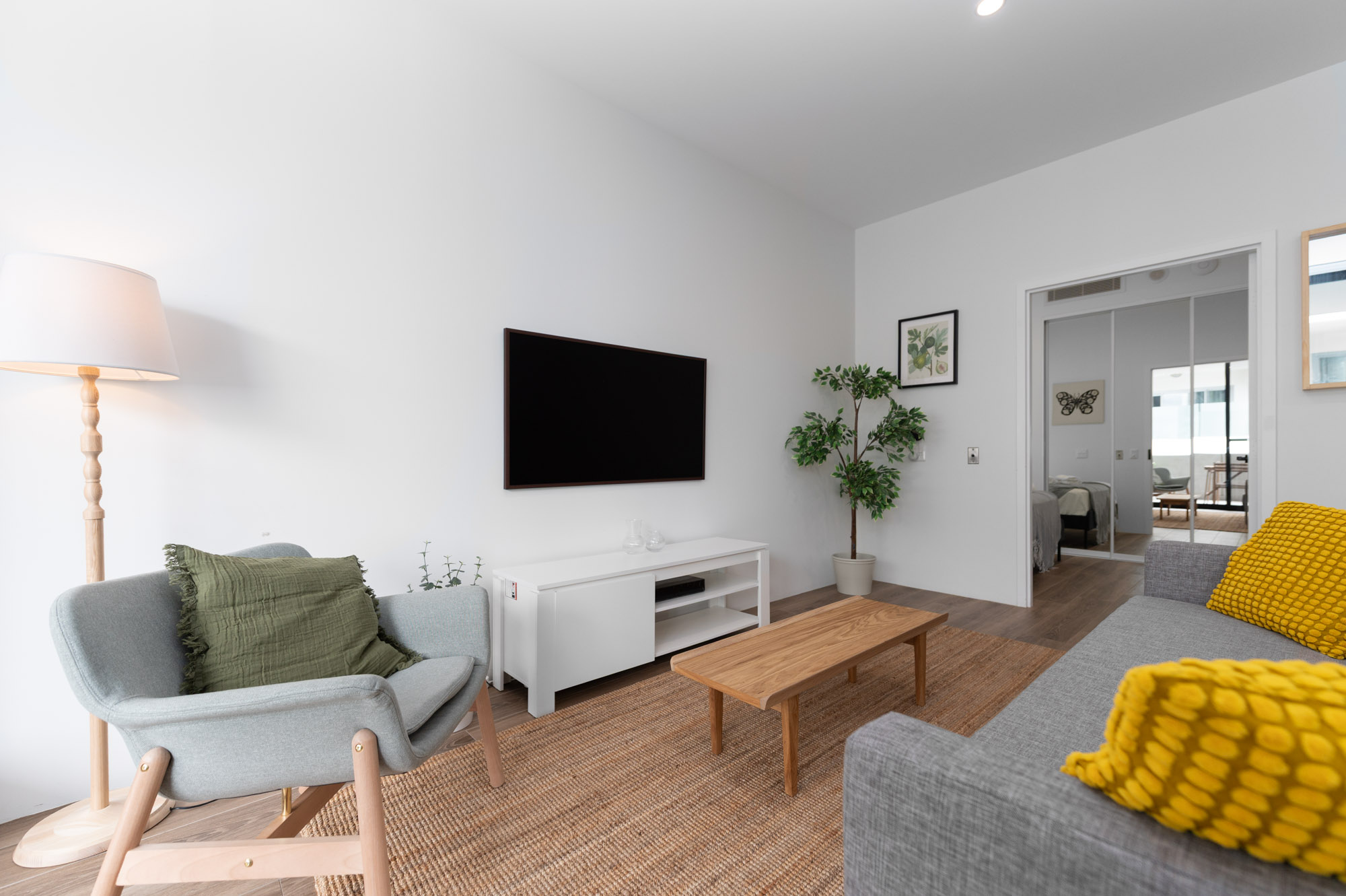  — Home image 19