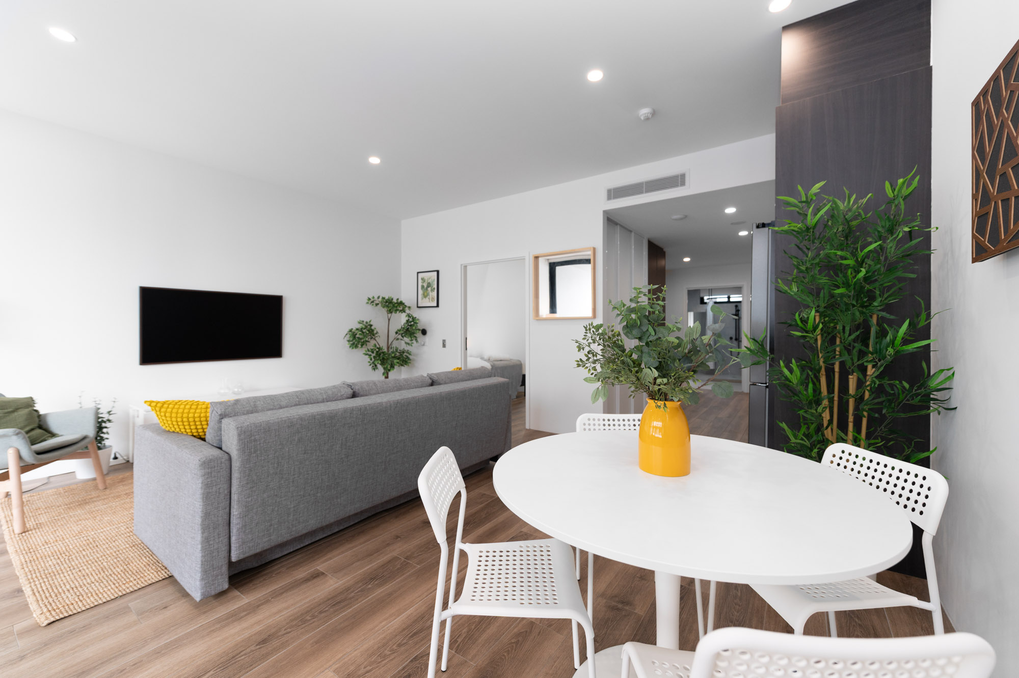  — Home image 21