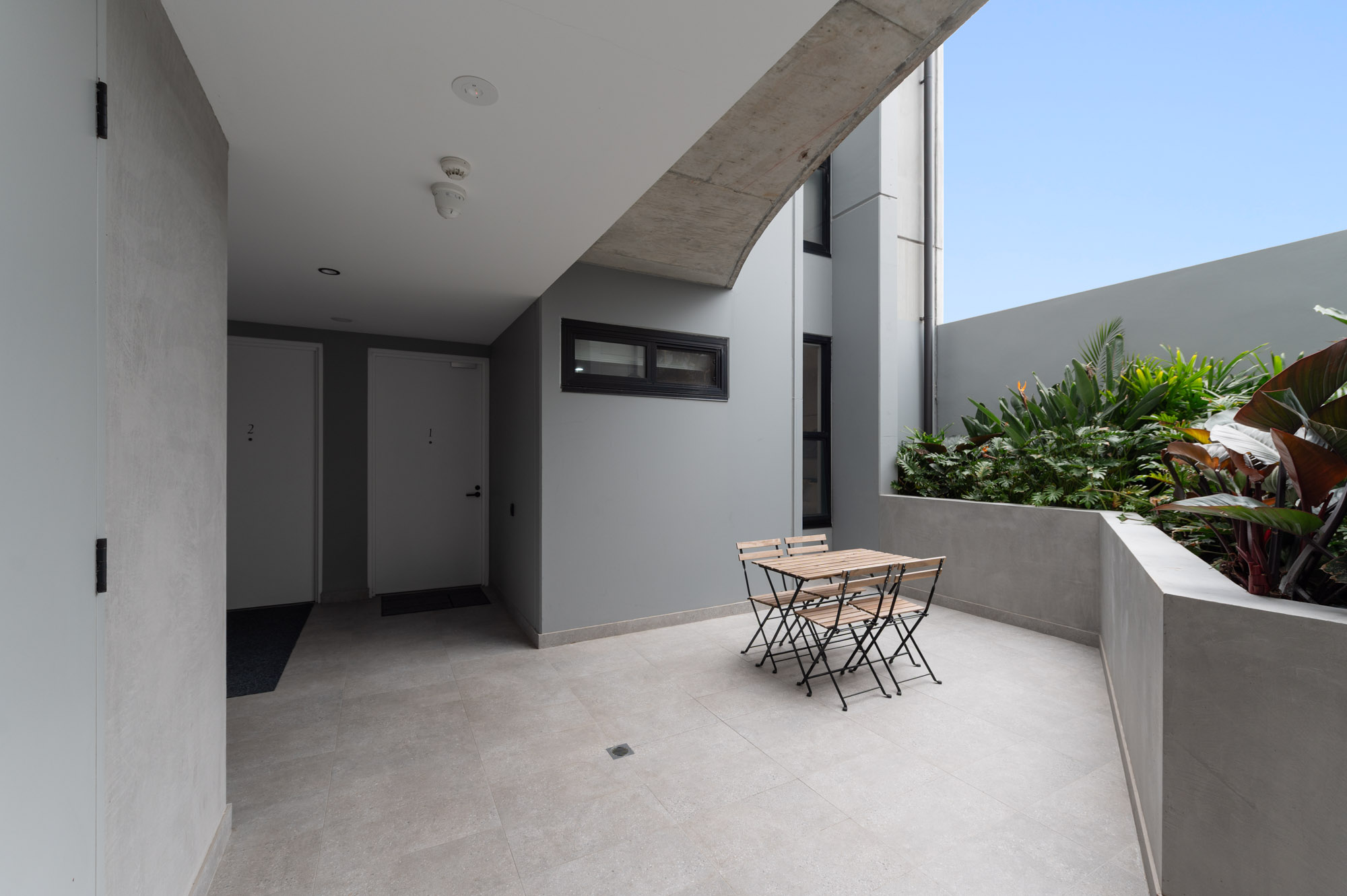  — Home image 24