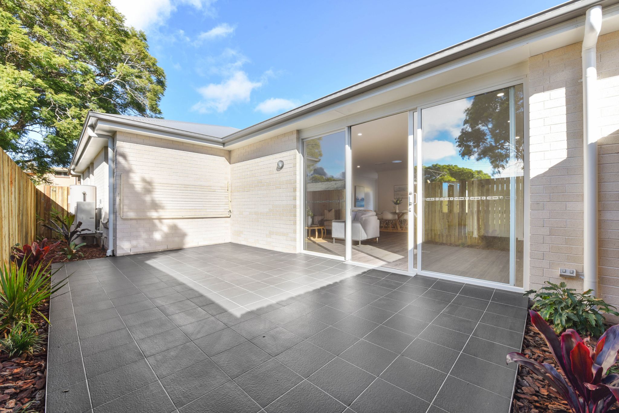 Modern and Spacious 2-resident home — Home image 2