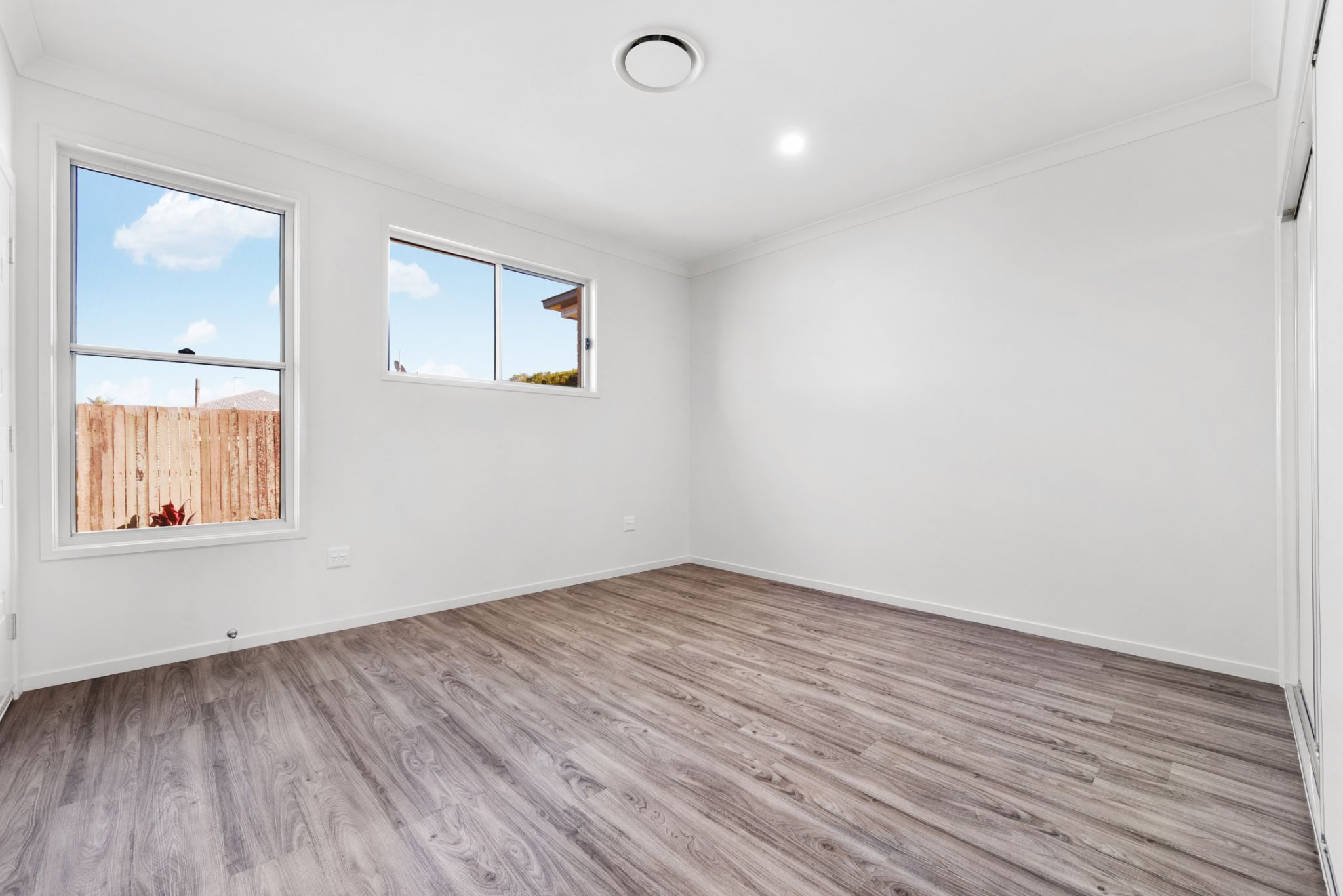Modern and Spacious 2-resident home — Home image 6