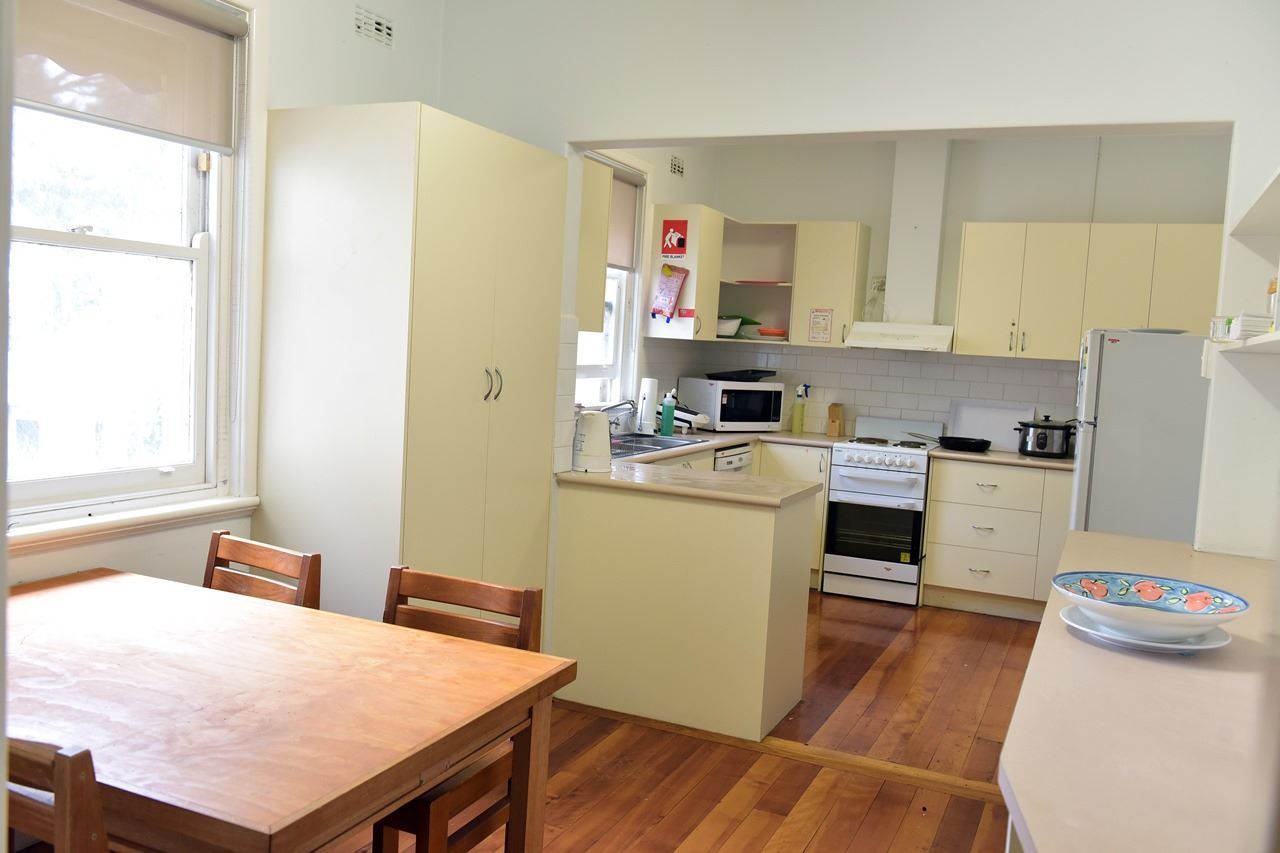Beautiful heritage building on extensive garden block - supporting people living with psychosocial disability — Home image 3