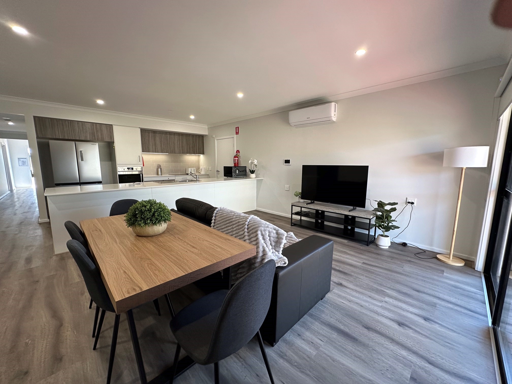 Charming 3 Bedroom Haven - Space, Style & Comfort All in One! — Home image 4