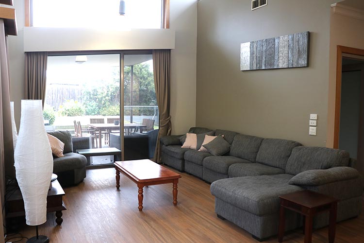 Improved Liveability - Modern 5 Bedroom house in Oakleigh South — Home image 2