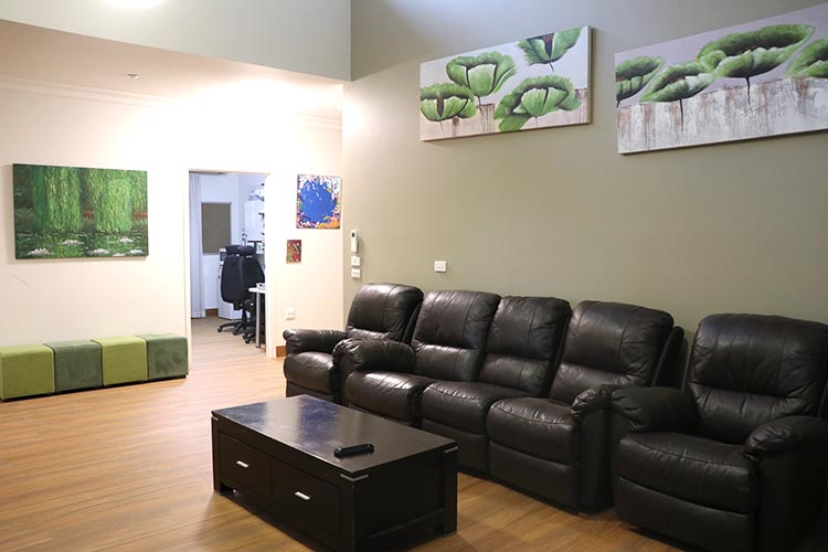 Improved Liveability - Modern 5 Bedroom house in Oakleigh South — Home image 3