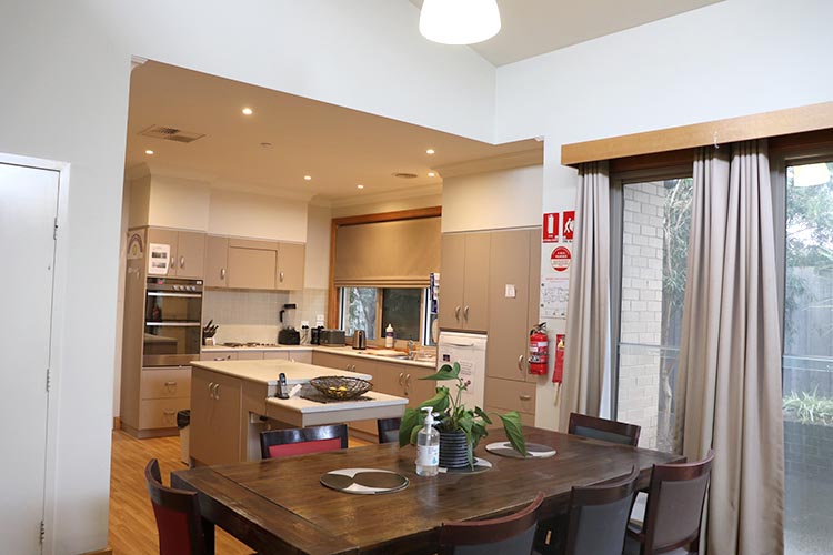 Improved Liveability - Modern 5 Bedroom house in Oakleigh South — Home image 4