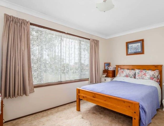 Spacious 3 bedroom home — Home image 2