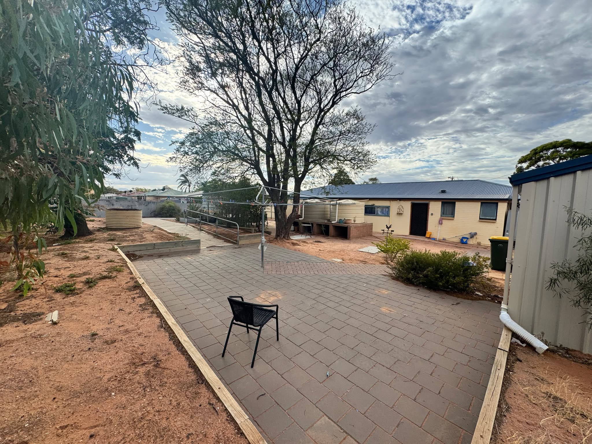 Port Augusta - 1 Vacancy 4 Bedroom Residence Basic — Home image 2