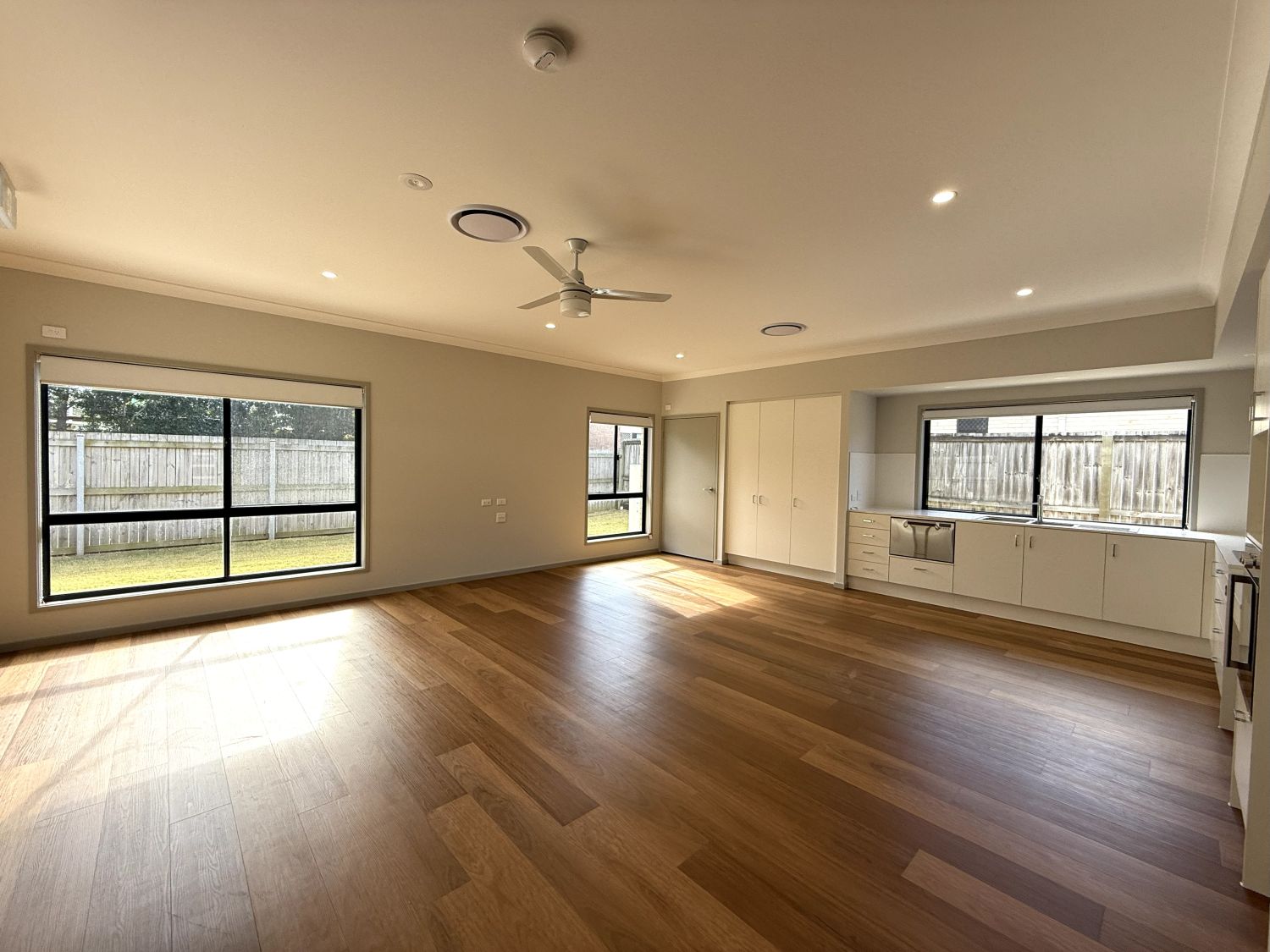 3 Bedroom home with OOA in Loganlea, Queensland — Home image 8