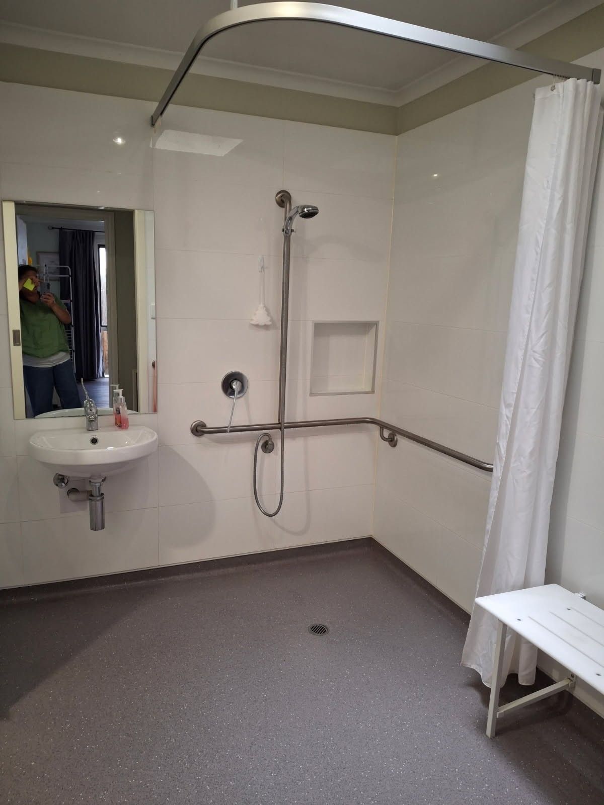 Mitcham — Home image 4
