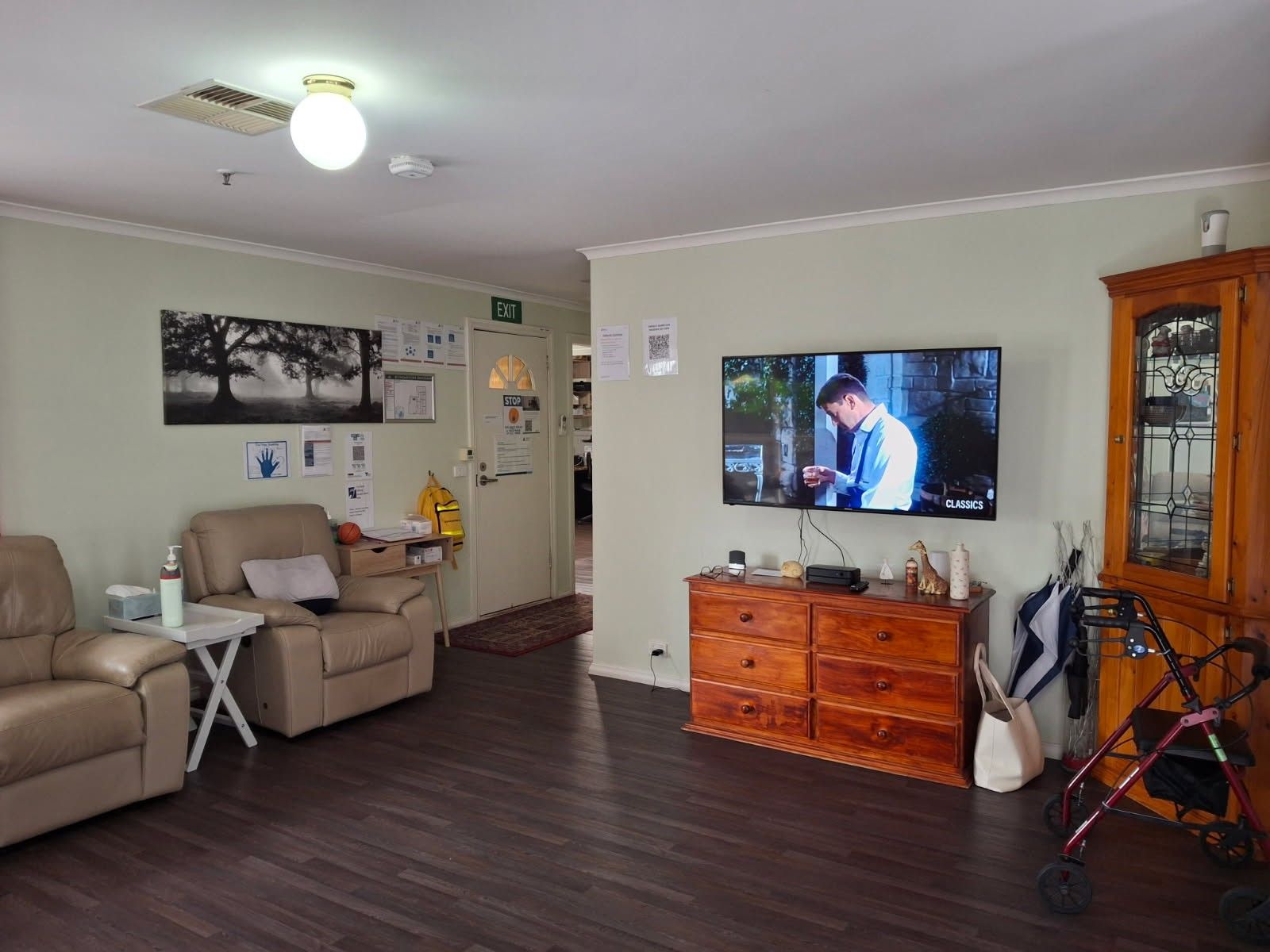 Mitcham — Home image 6