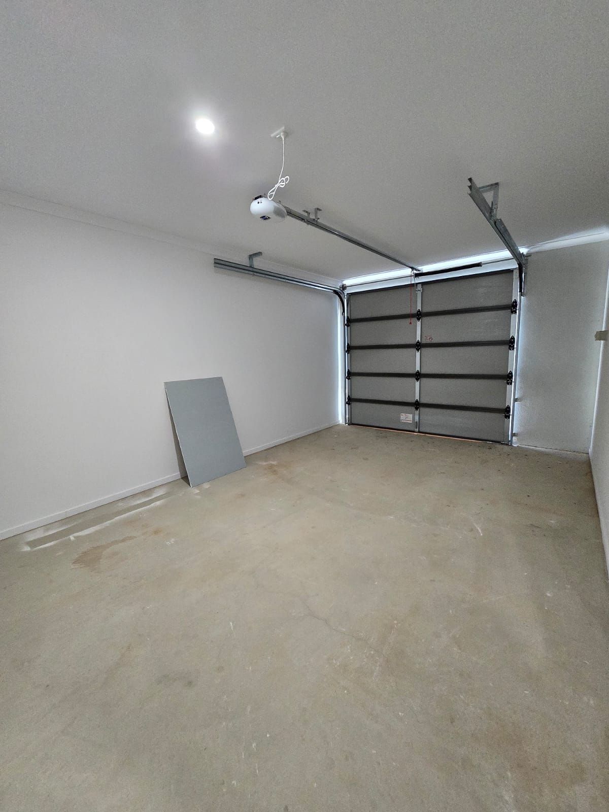 4 BR High Physical Support Home with OOA Room – Hackham West — Home image 4