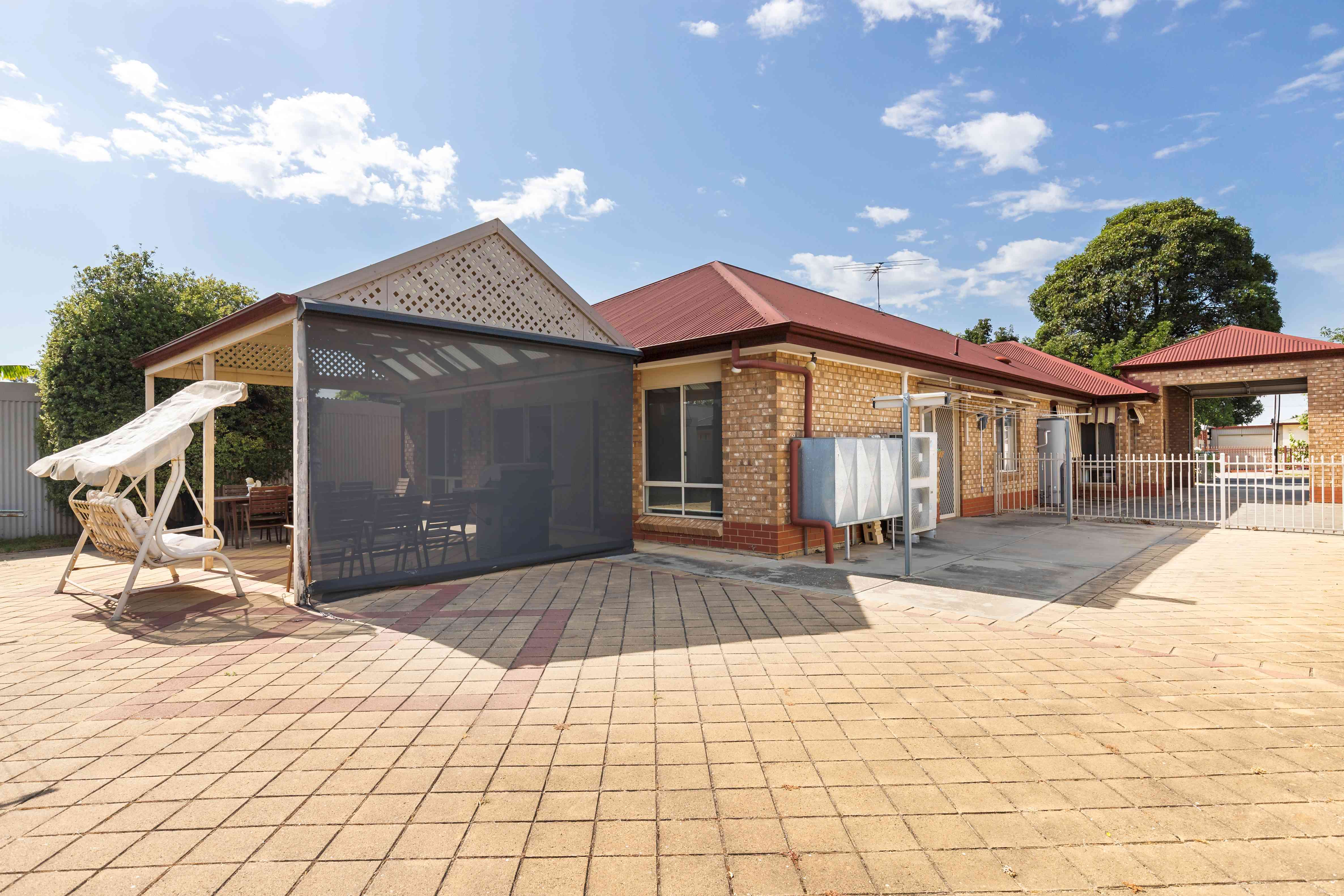 Ferryden Park - 1 Vacancy in 4 Bedroom Residence Basic — Home image 4