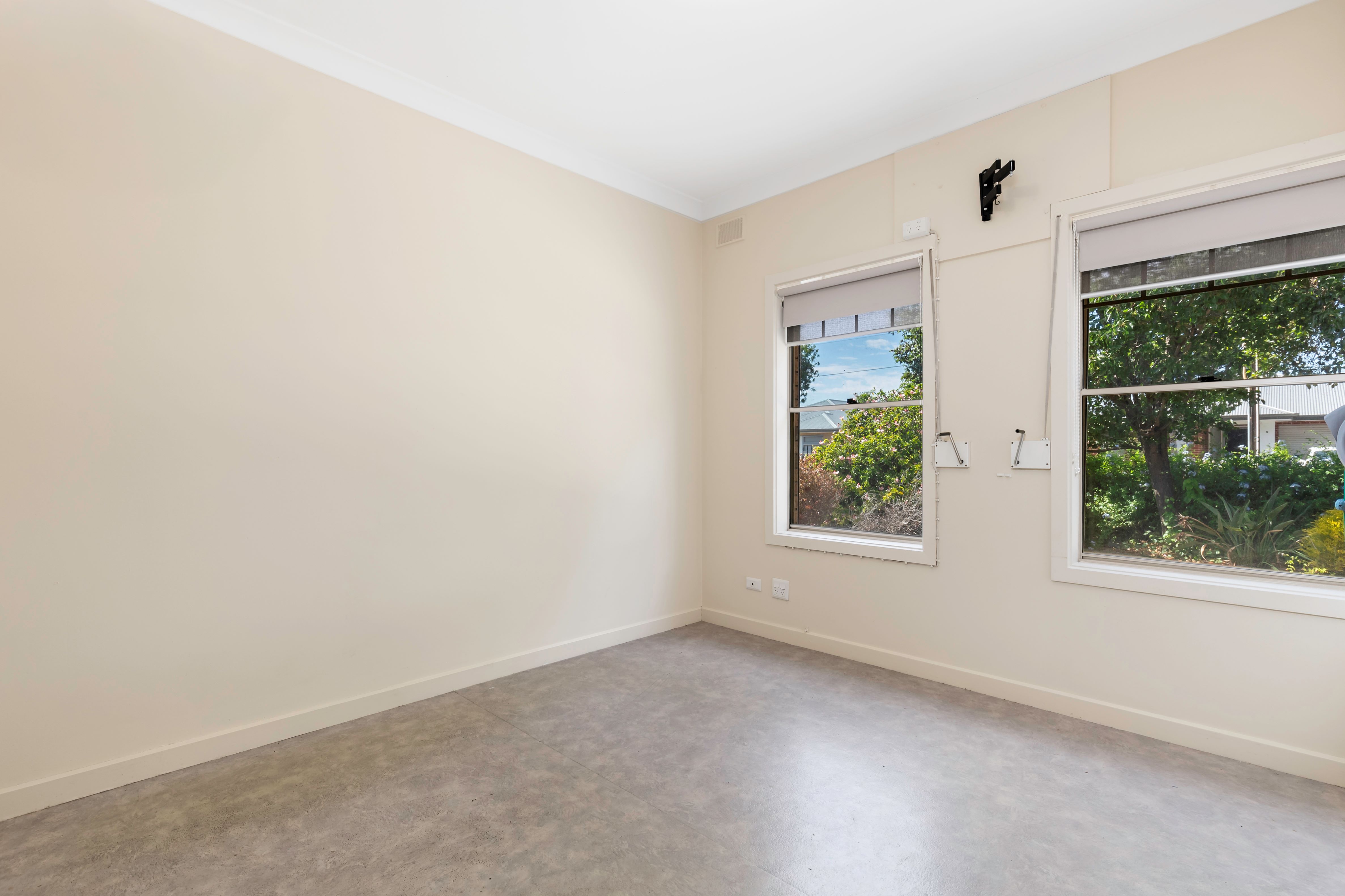 Ferryden Park - 1 Vacancy in 4 Bedroom Residence Basic — Home image 13