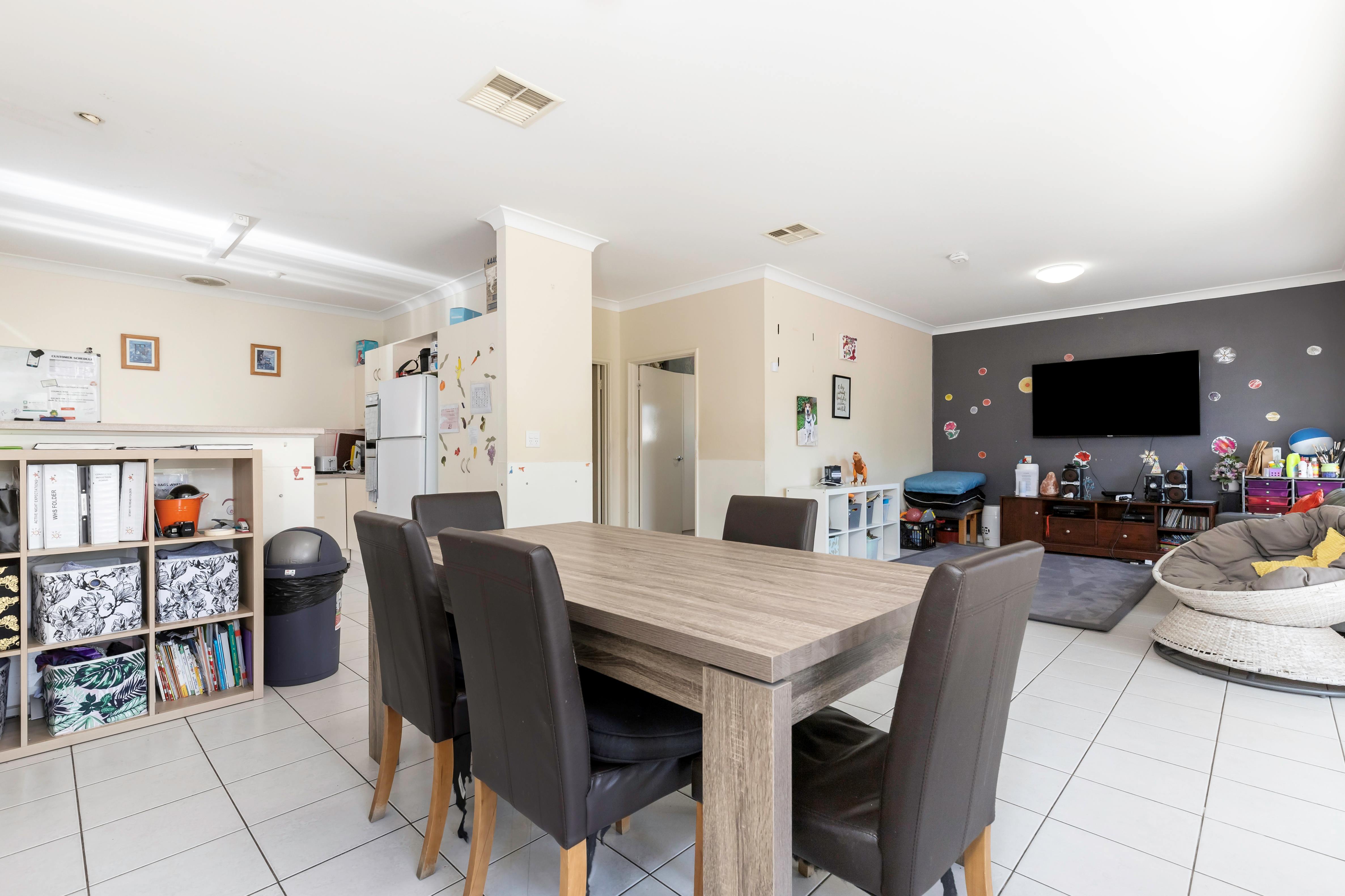 Ferryden Park - 1 Vacancy in 4 Bedroom Residence Basic — Home image 15