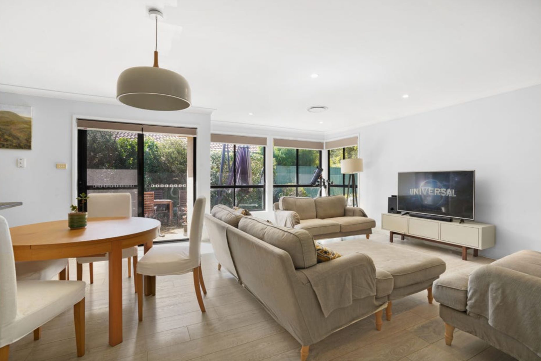 Spacious and quite home with backyard oasis - Ingleburn — Home image 2