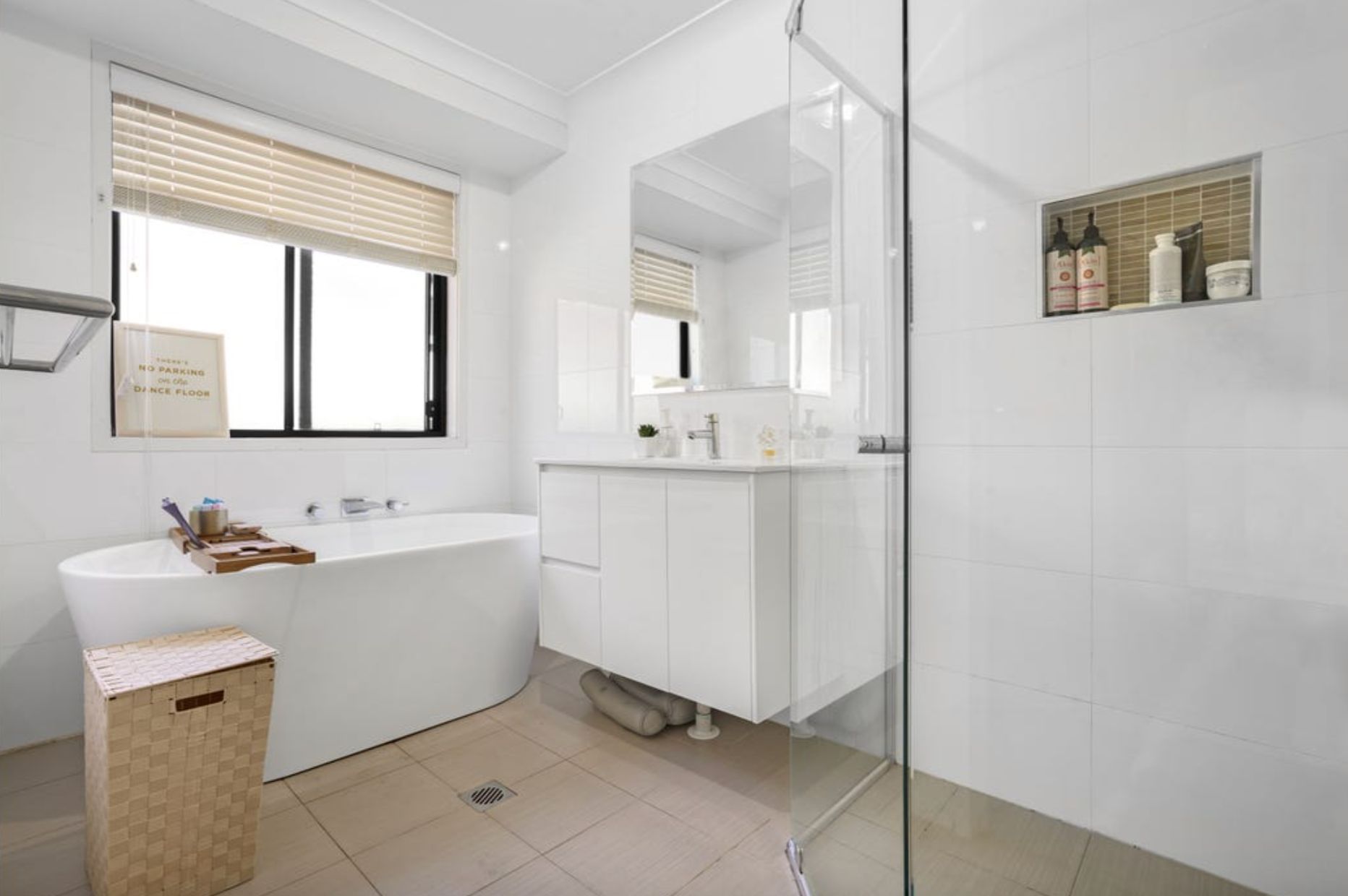 Spacious and quite home with backyard oasis - Ingleburn — Home image 6