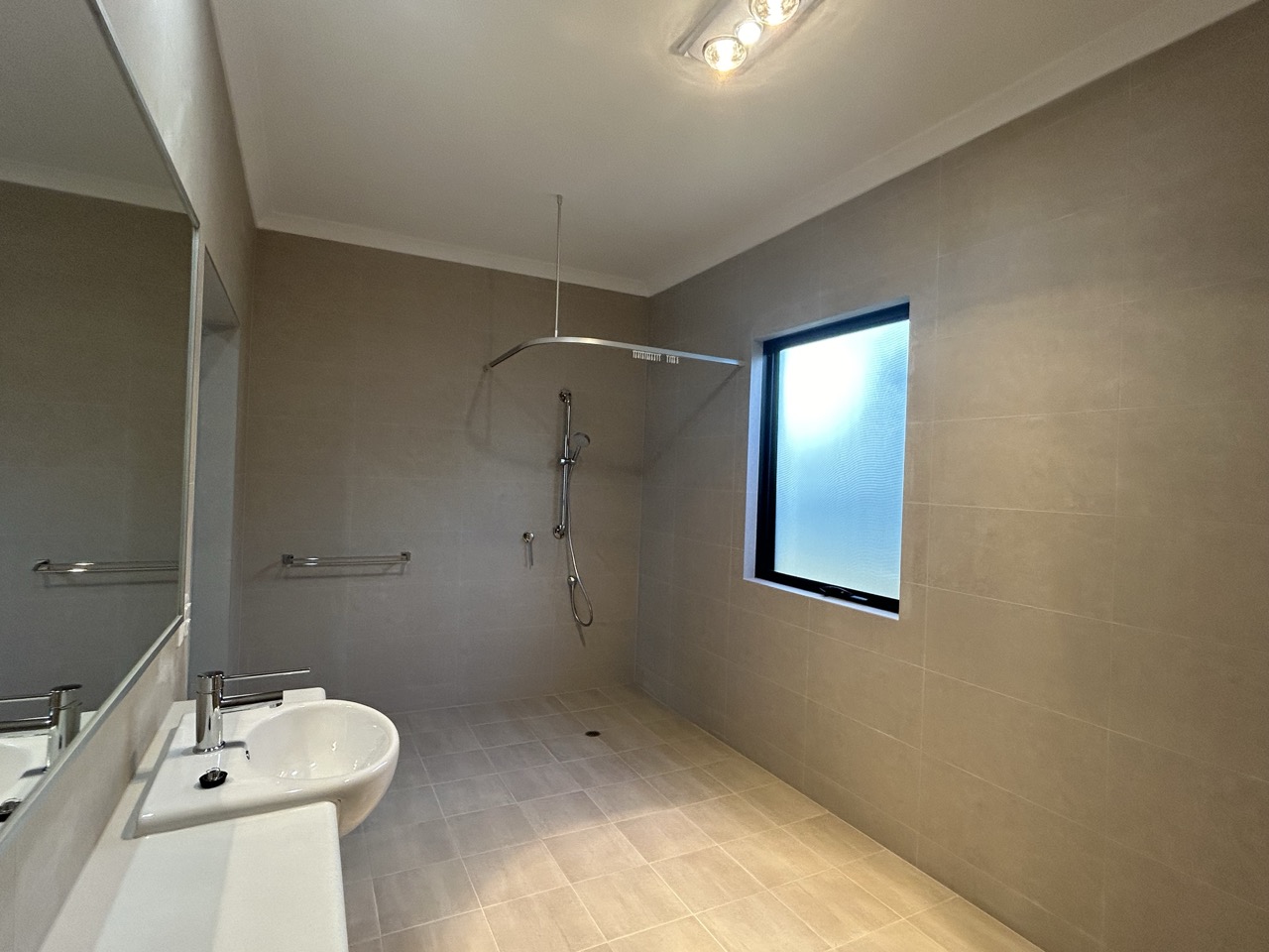 GR8 DISABILITY HOUSING — Home image 3
