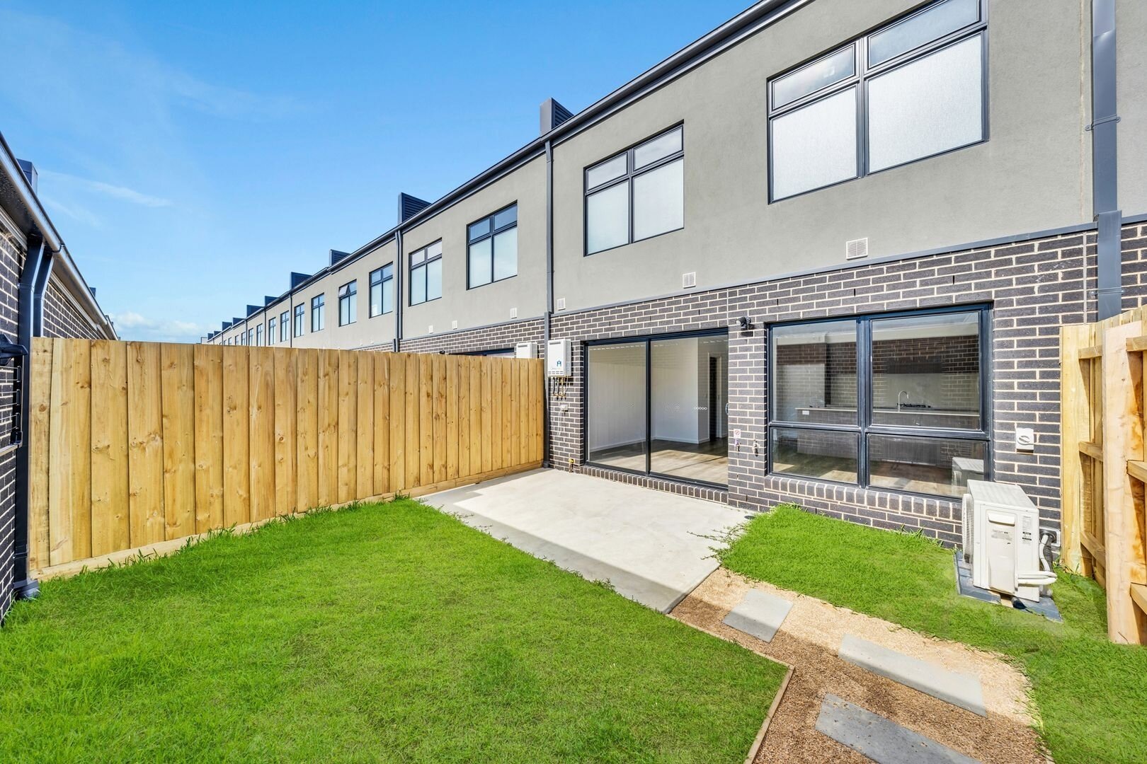 Accessible Accommodation in Cranbourne West - Available now for STA/MTA — Home image 9
