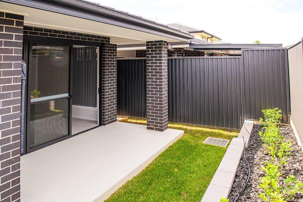Shared Robust Housing - Available now! — Home image 3