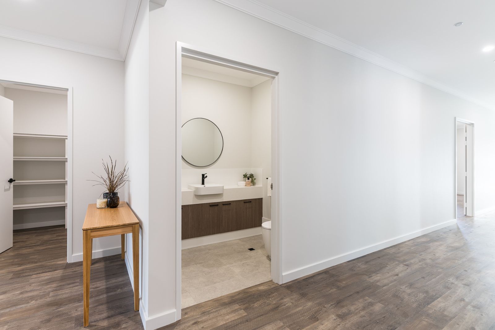 Large 3 Bedroom Home for Sharing with Adjoining Villa in Desirable Location. Disability Accommodation — Home image 18