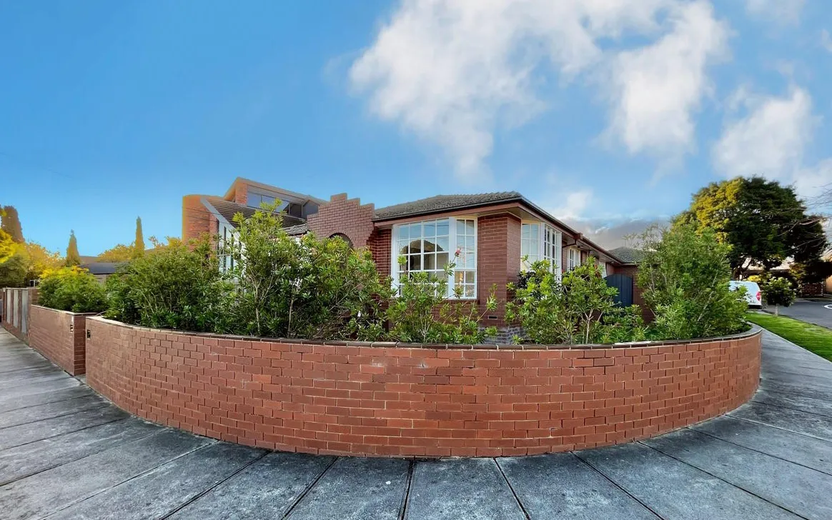 Beautiful and Accessible SIL Home in Caulfield — Home image 3