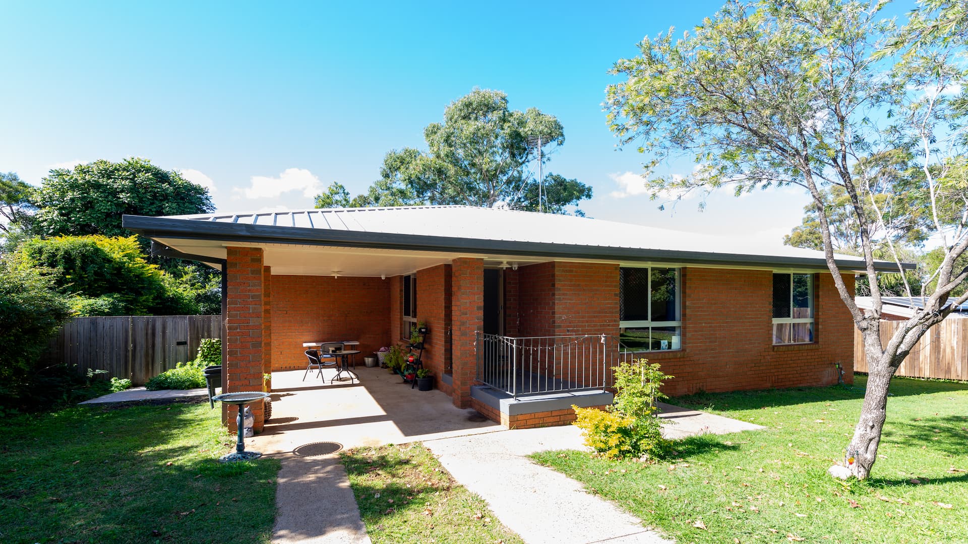 Comfortable home with outdoor spaces and supported independent living in Wilsonton Heights — Home image 6