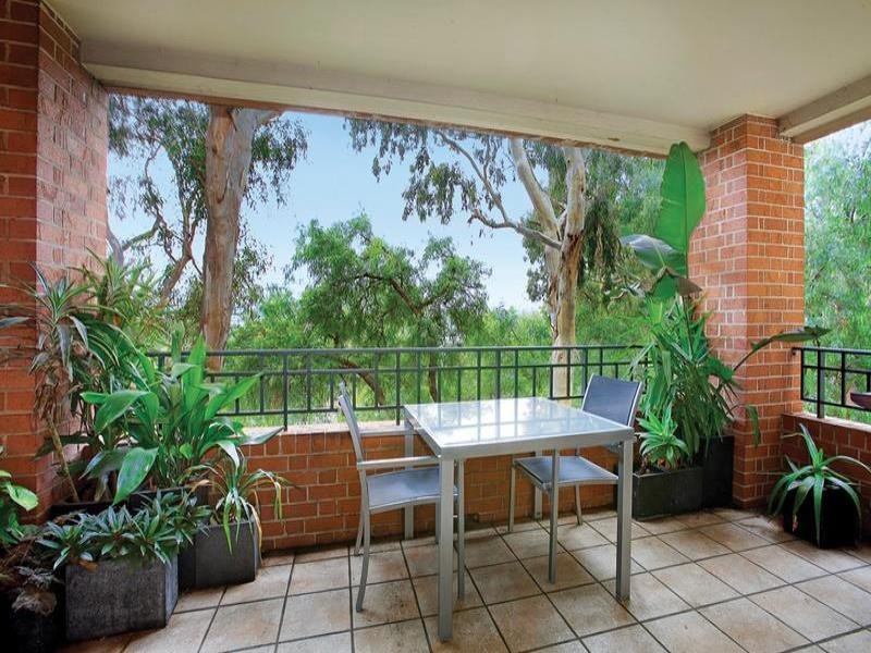 Luxury Living by the Yarra — Home image 4