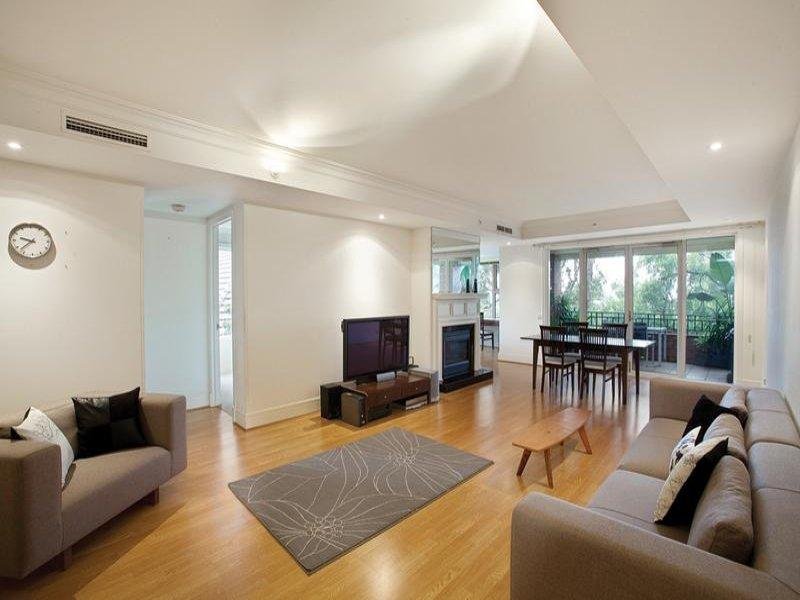 Luxury Living by the Yarra — Home image 5
